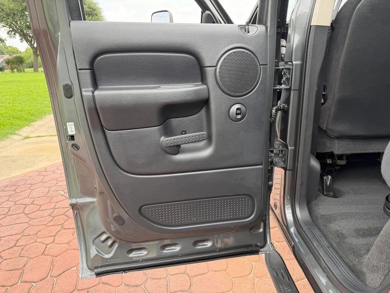 2004 Dodge Ram 2500 SLT