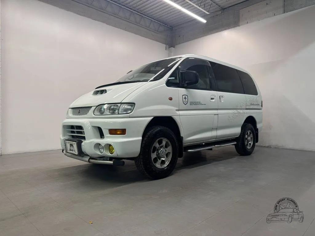  Mitsubishi Delica