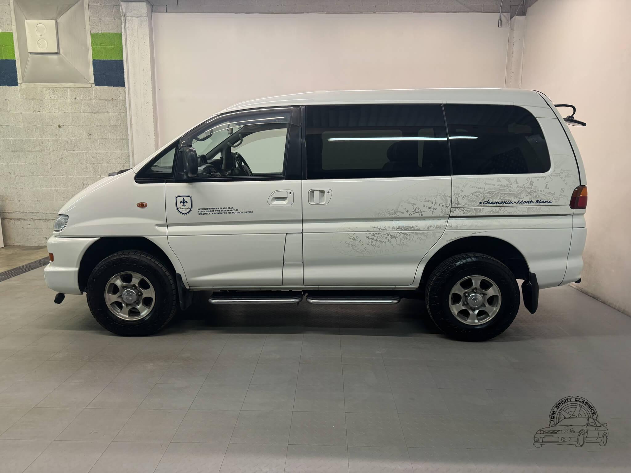 2000 Mitsubishi Delica Space Gear Chamonix