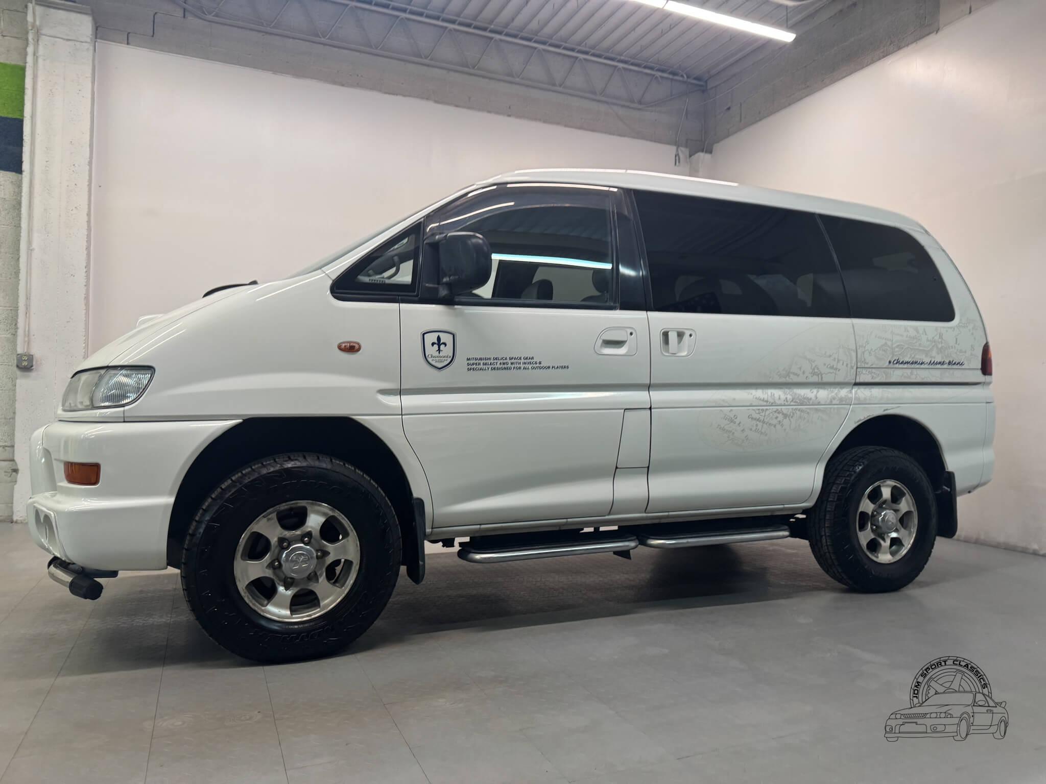 2000 Mitsubishi Delica Space Gear Chamonix