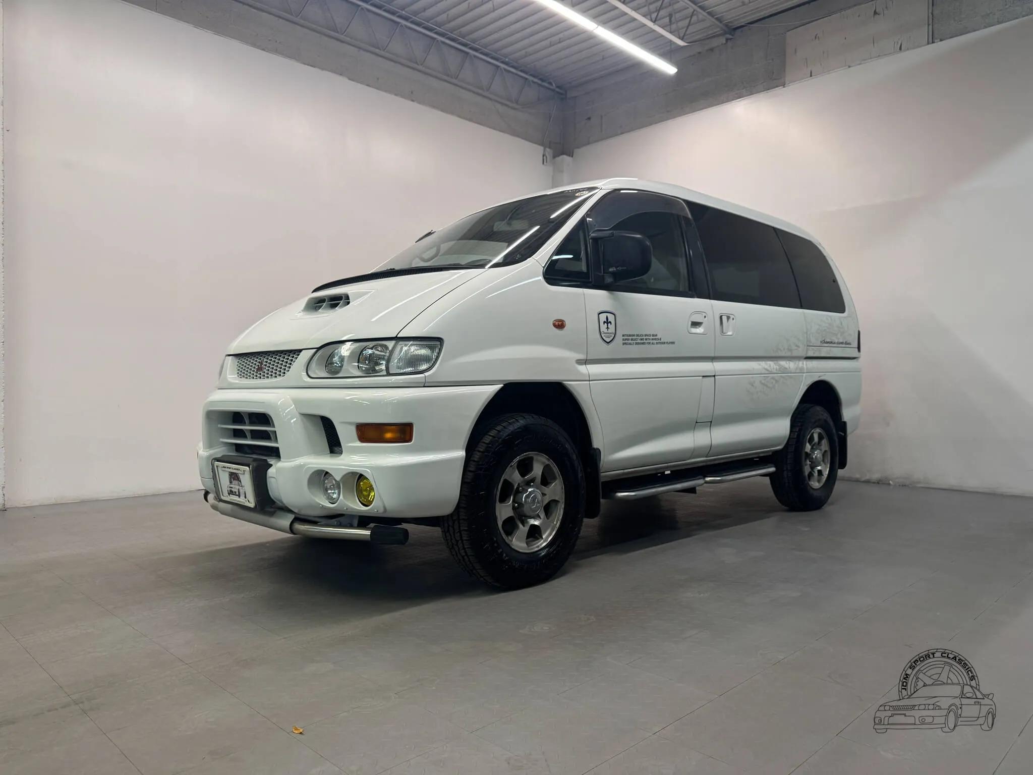 2000 Mitsubishi Delica Space Gear Chamonix