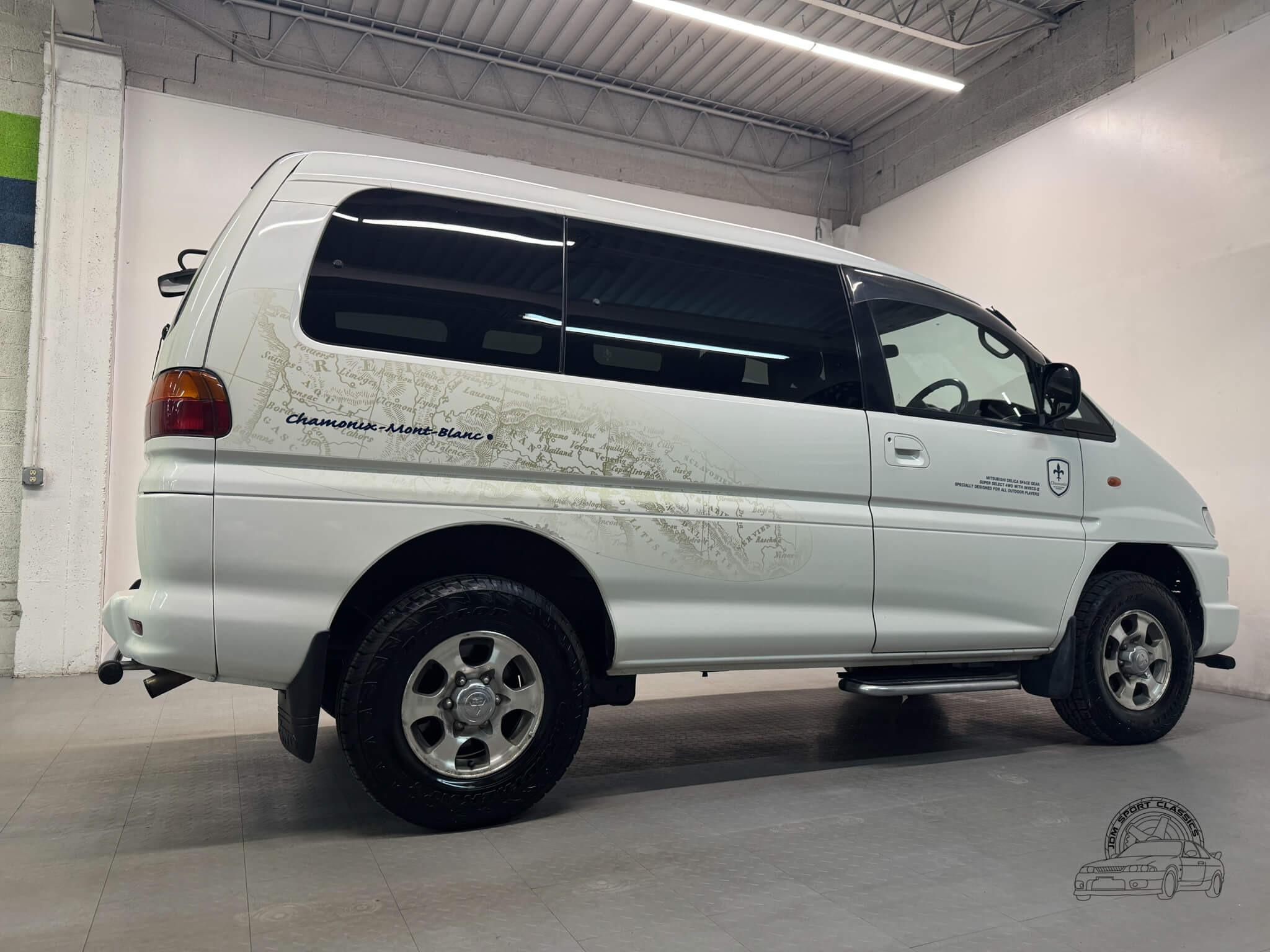 2000 Mitsubishi Delica Space Gear Chamonix