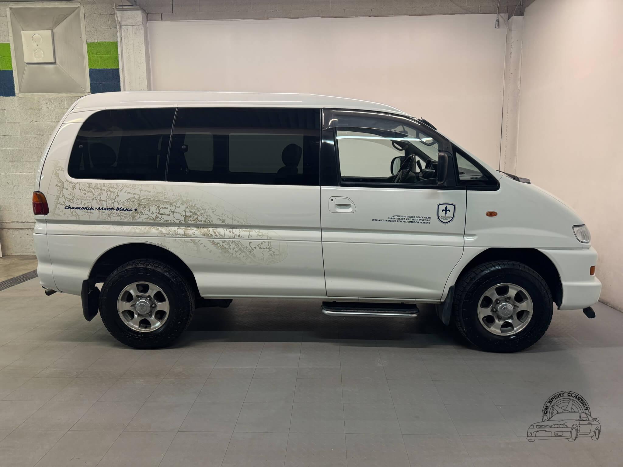 2000 Mitsubishi Delica Space Gear Chamonix