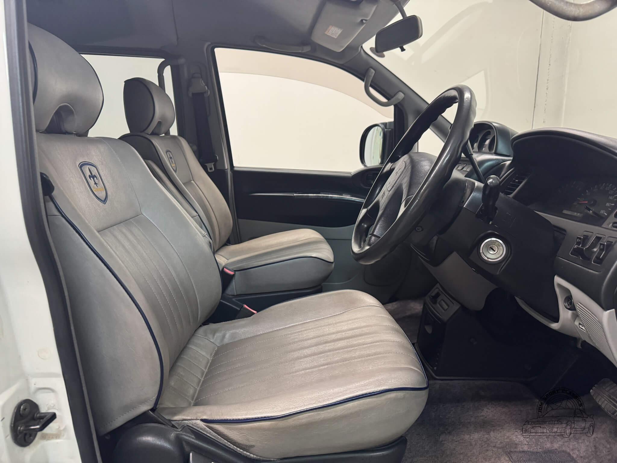 2000 Mitsubishi Delica Space Gear Chamonix