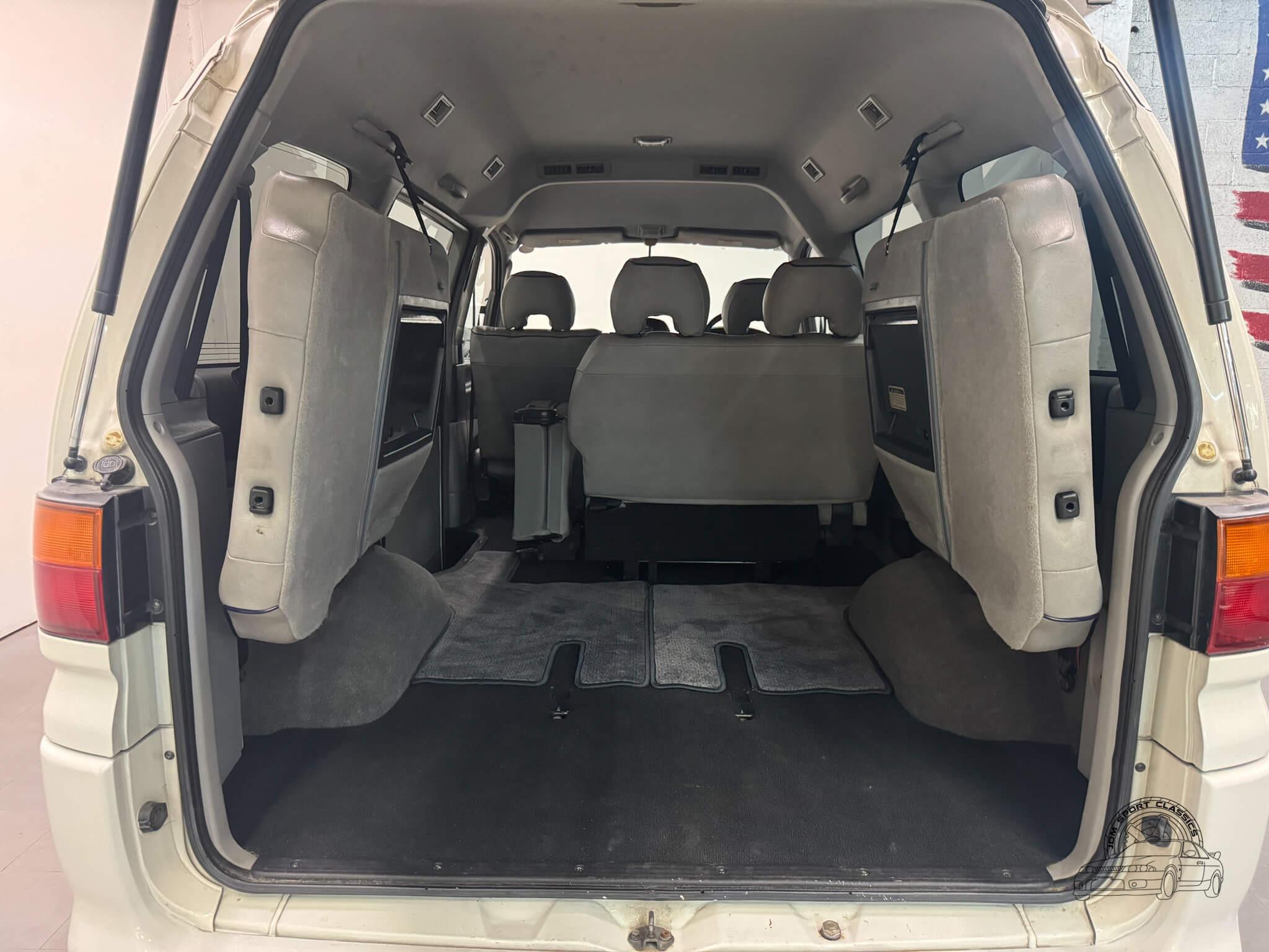 2000 Mitsubishi Delica Space Gear Chamonix
