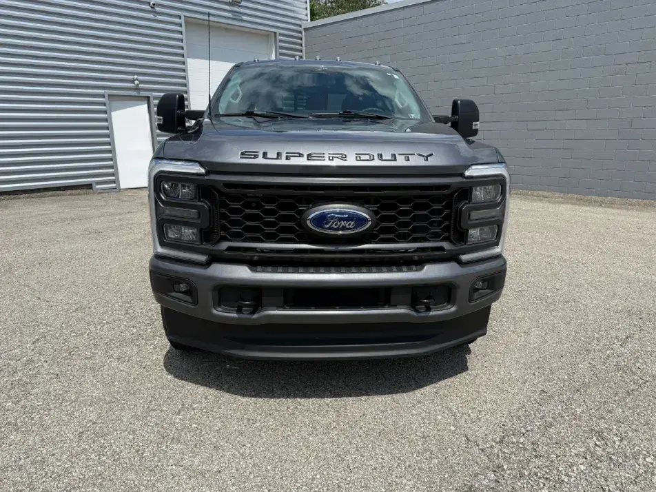 2023 Ford F-250 XL Super Duty Crew Cab - 5
