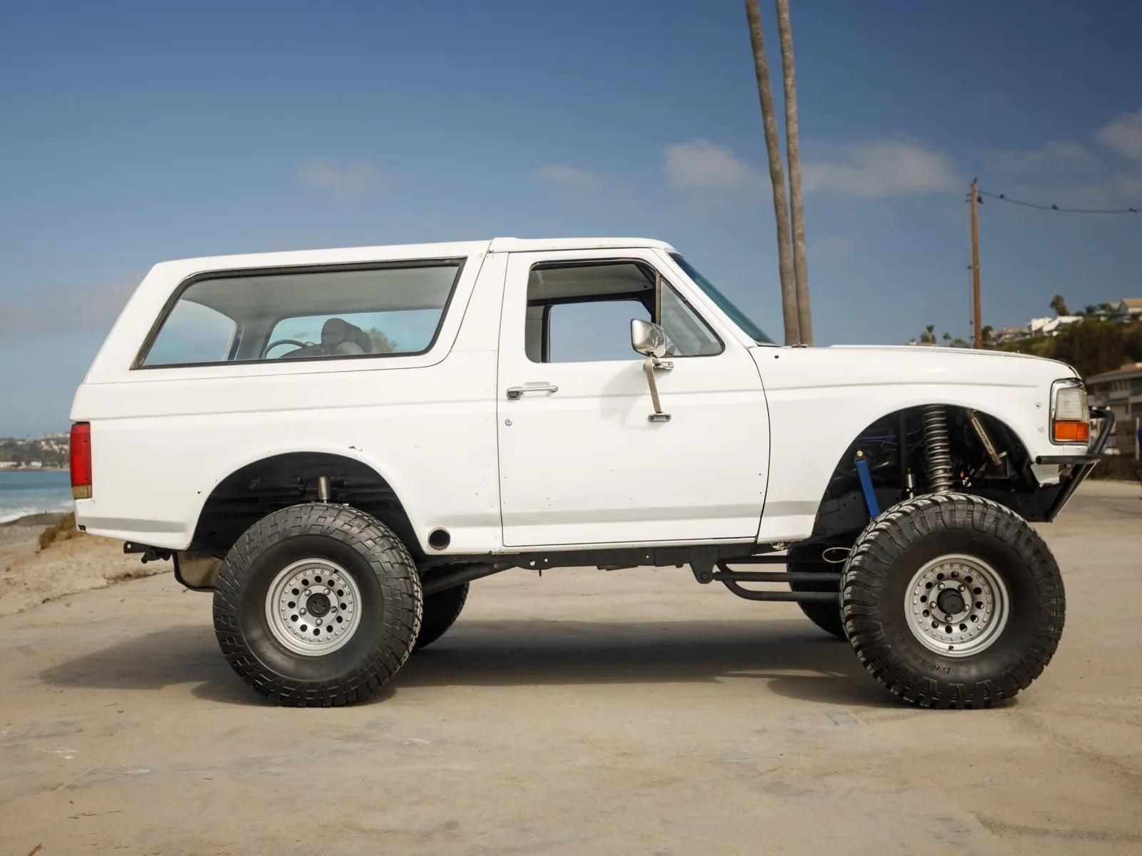Modified 1986 Ford Bronco - 3