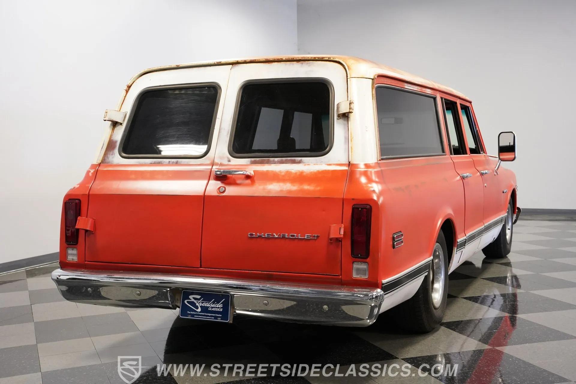 1972 Chevrolet Suburban Patina Restomod