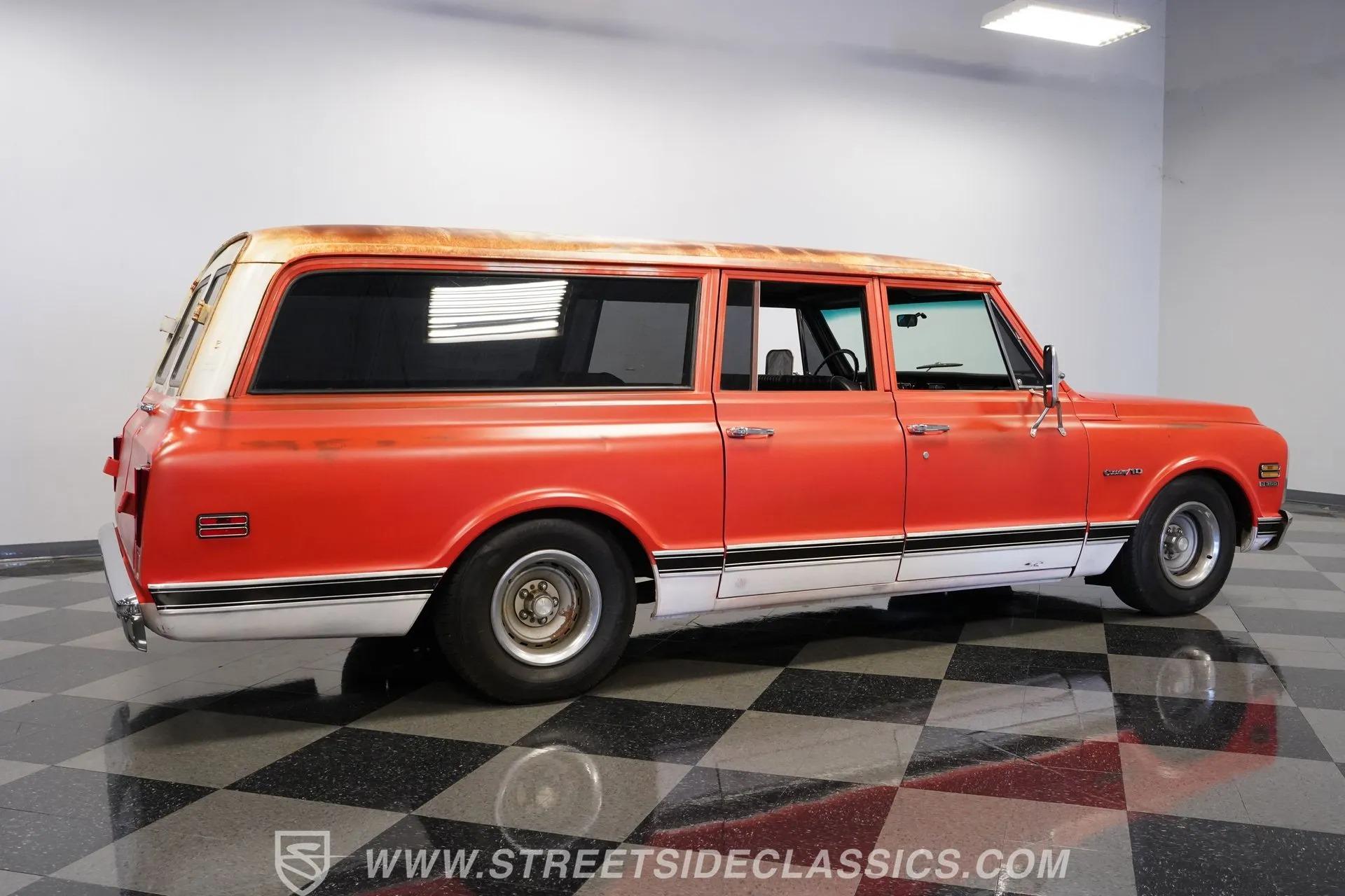 1972 Chevrolet Suburban Patina Restomod