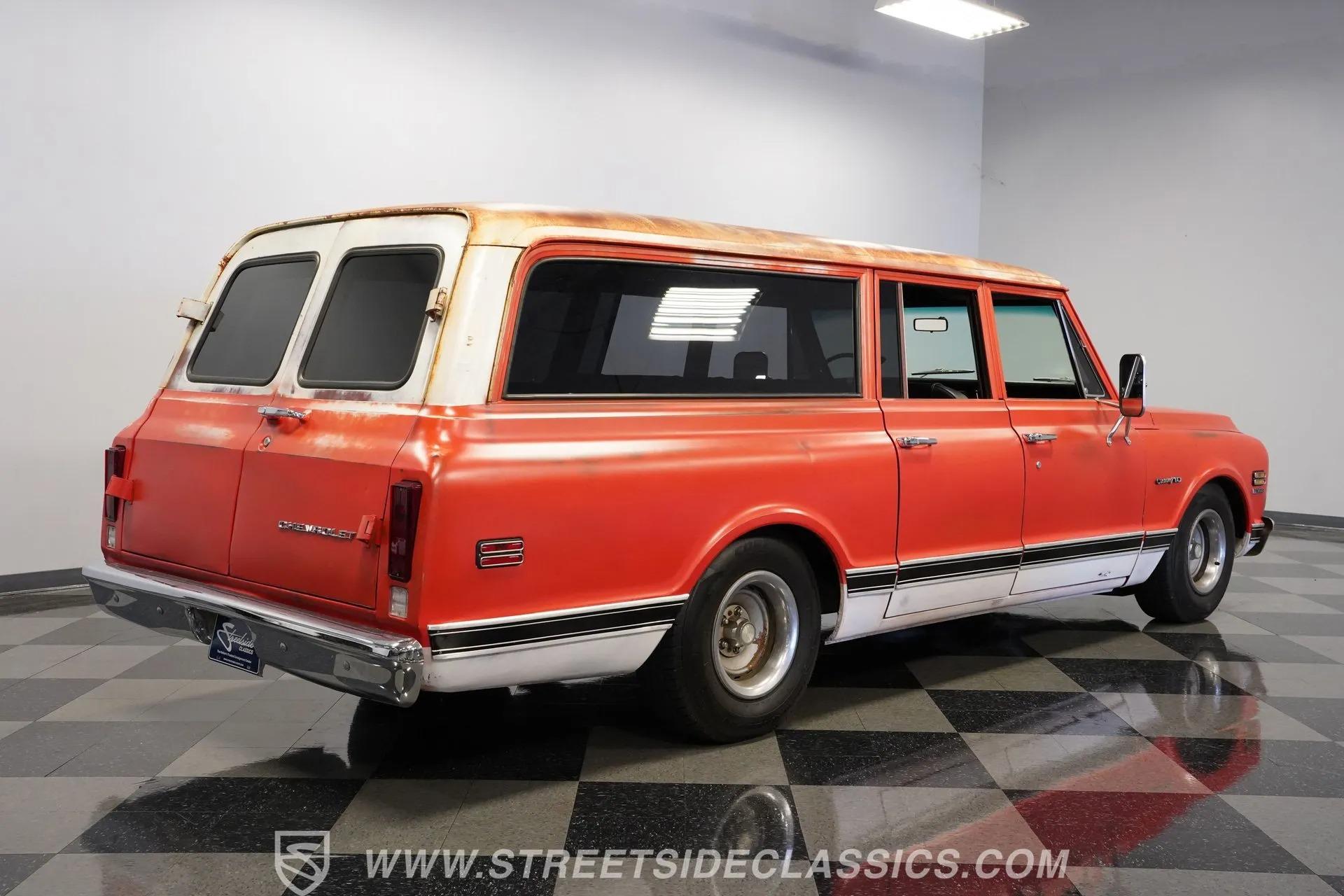 1972 Chevrolet Suburban Patina Restomod