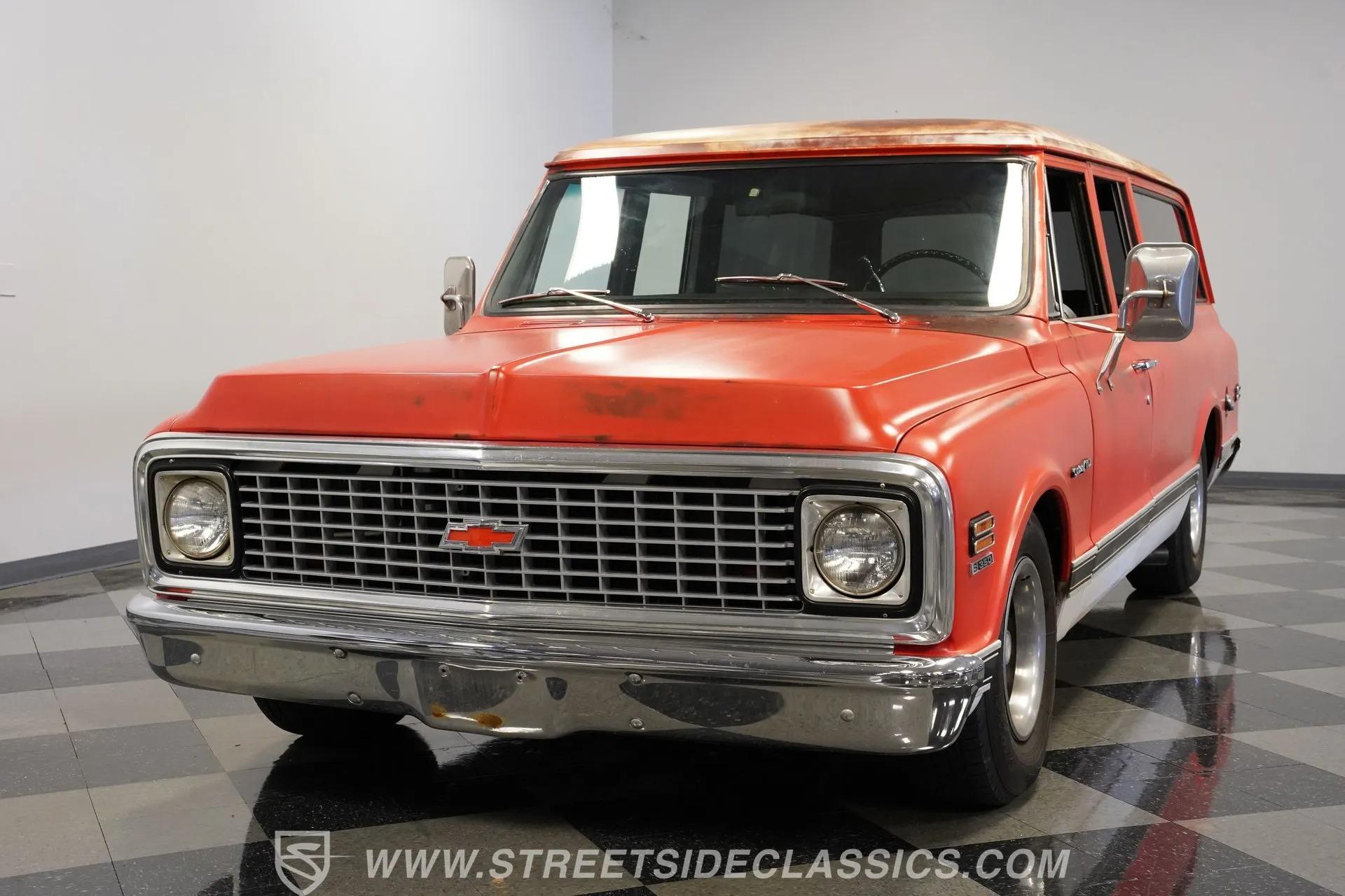 1972 Chevrolet Suburban Patina Restomod
