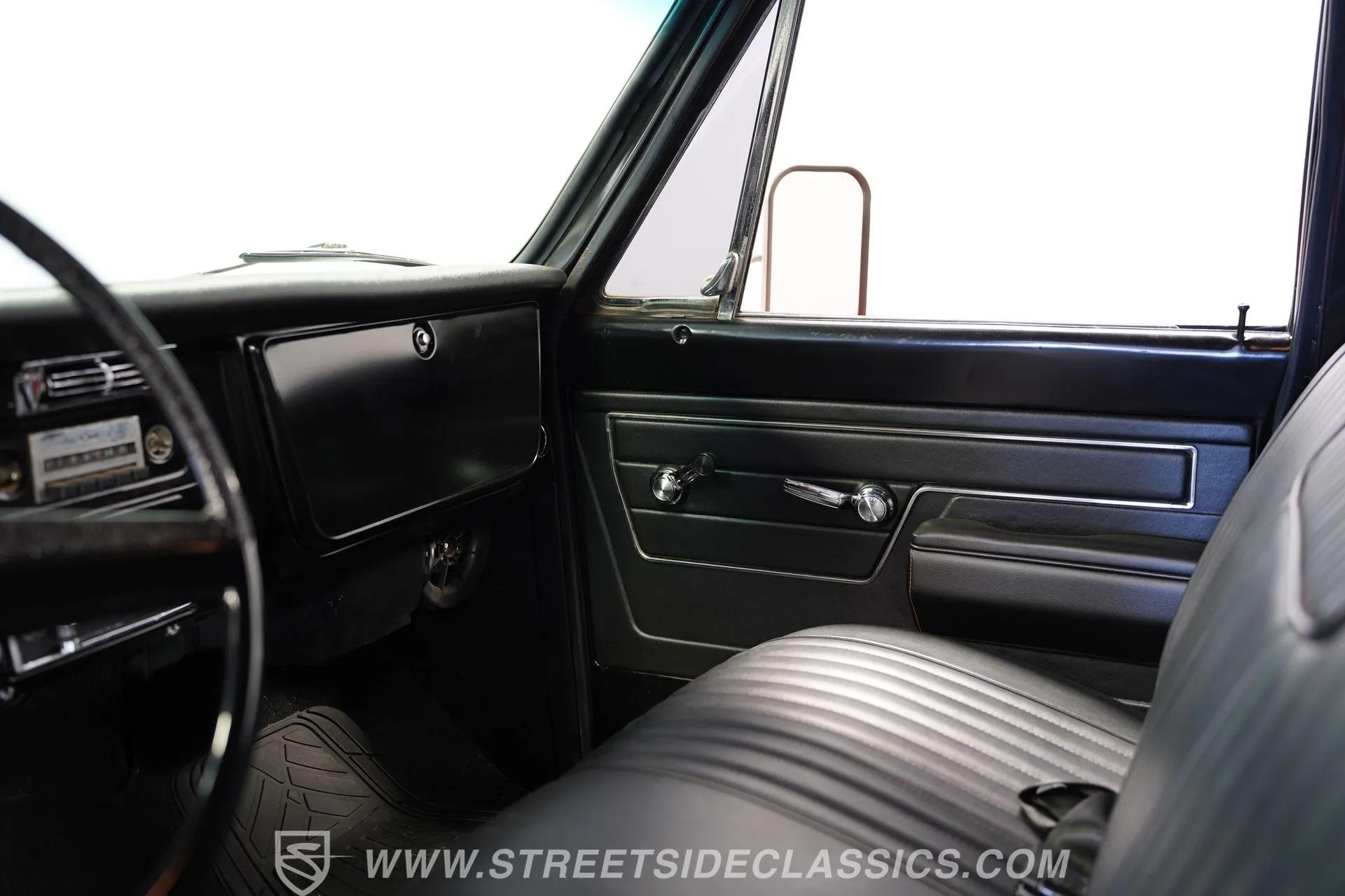 1972 Chevrolet Suburban Patina Restomod