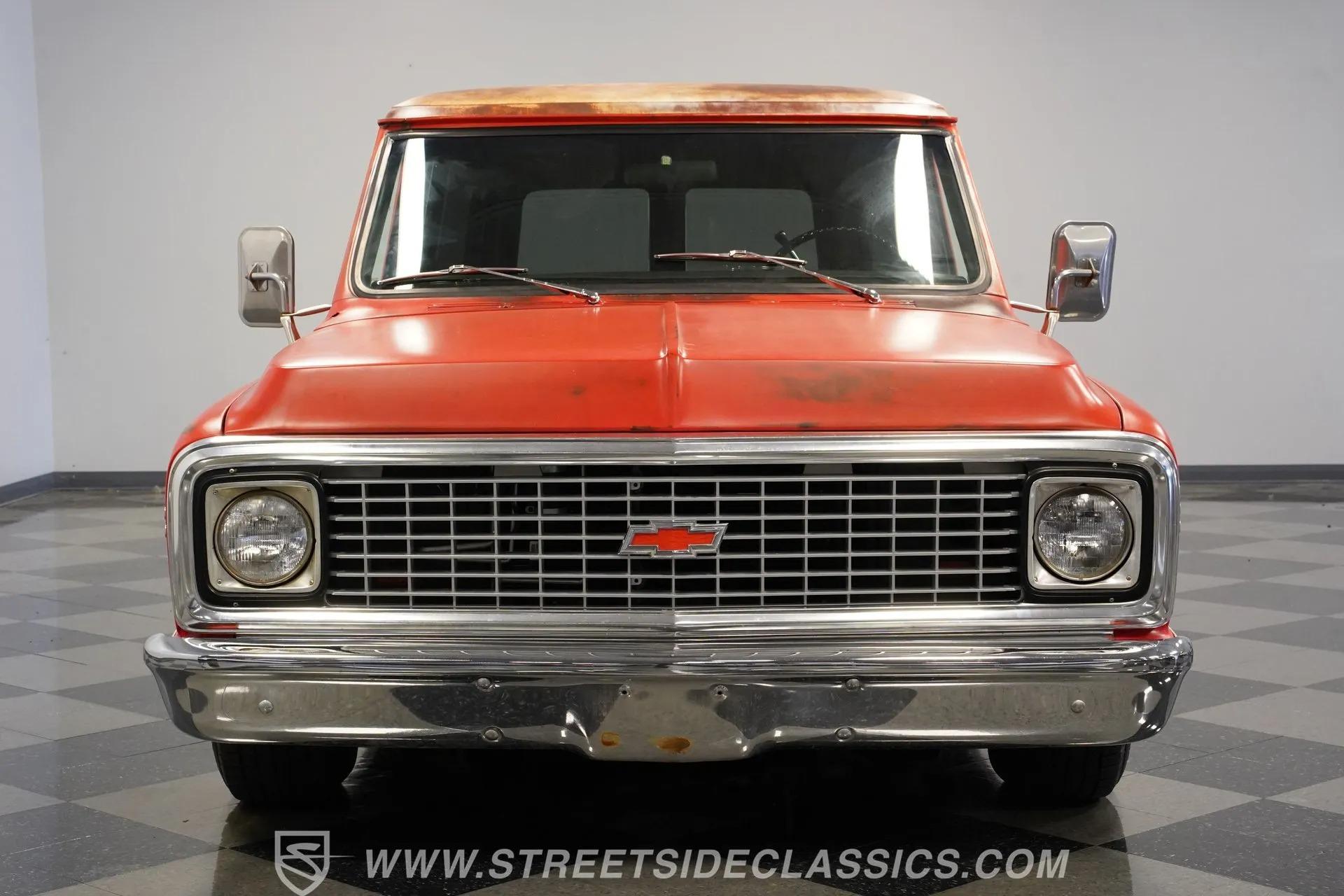 1972 Chevrolet Suburban Patina Restomod