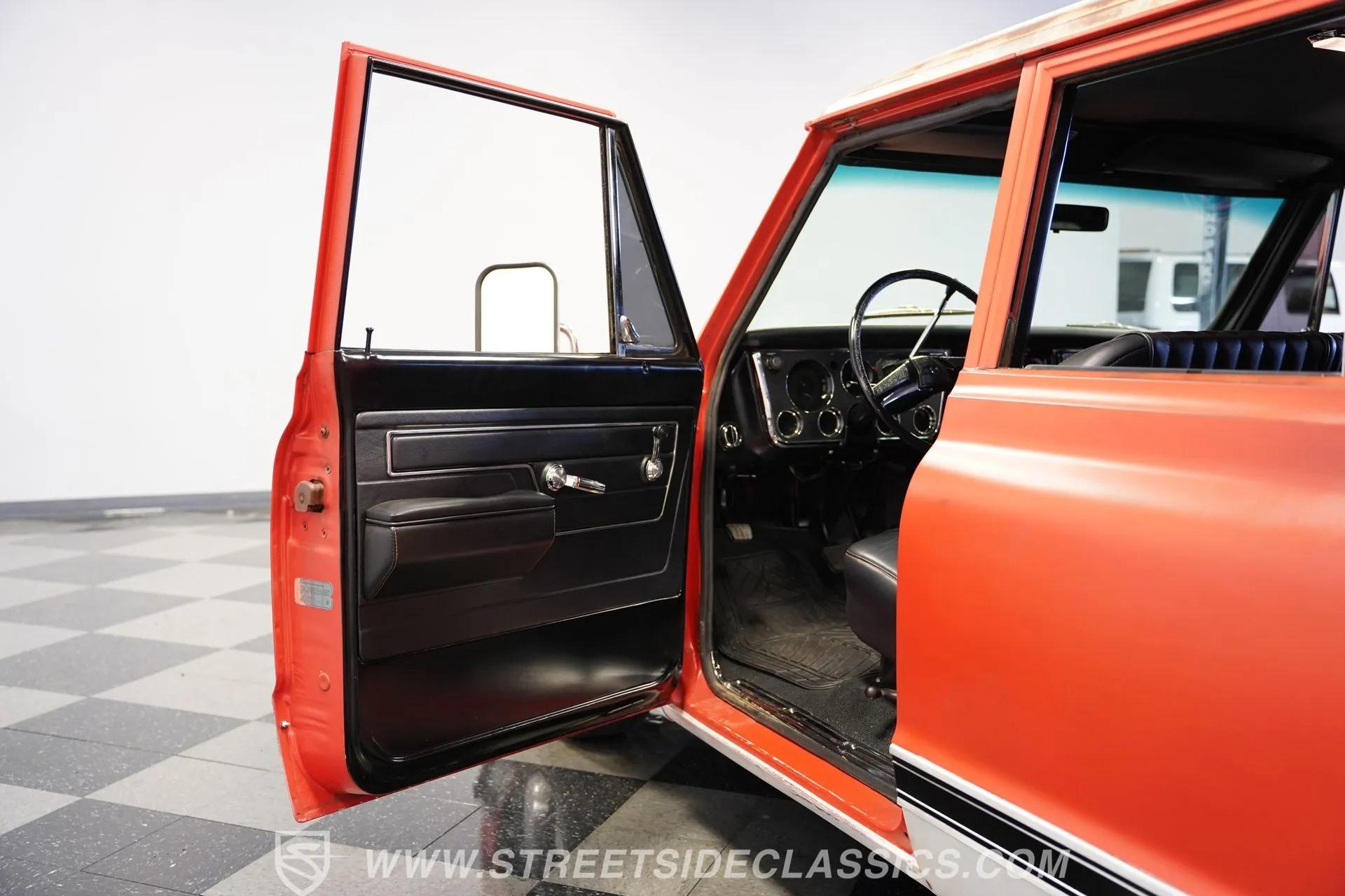 1972 Chevrolet Suburban Patina Restomod
