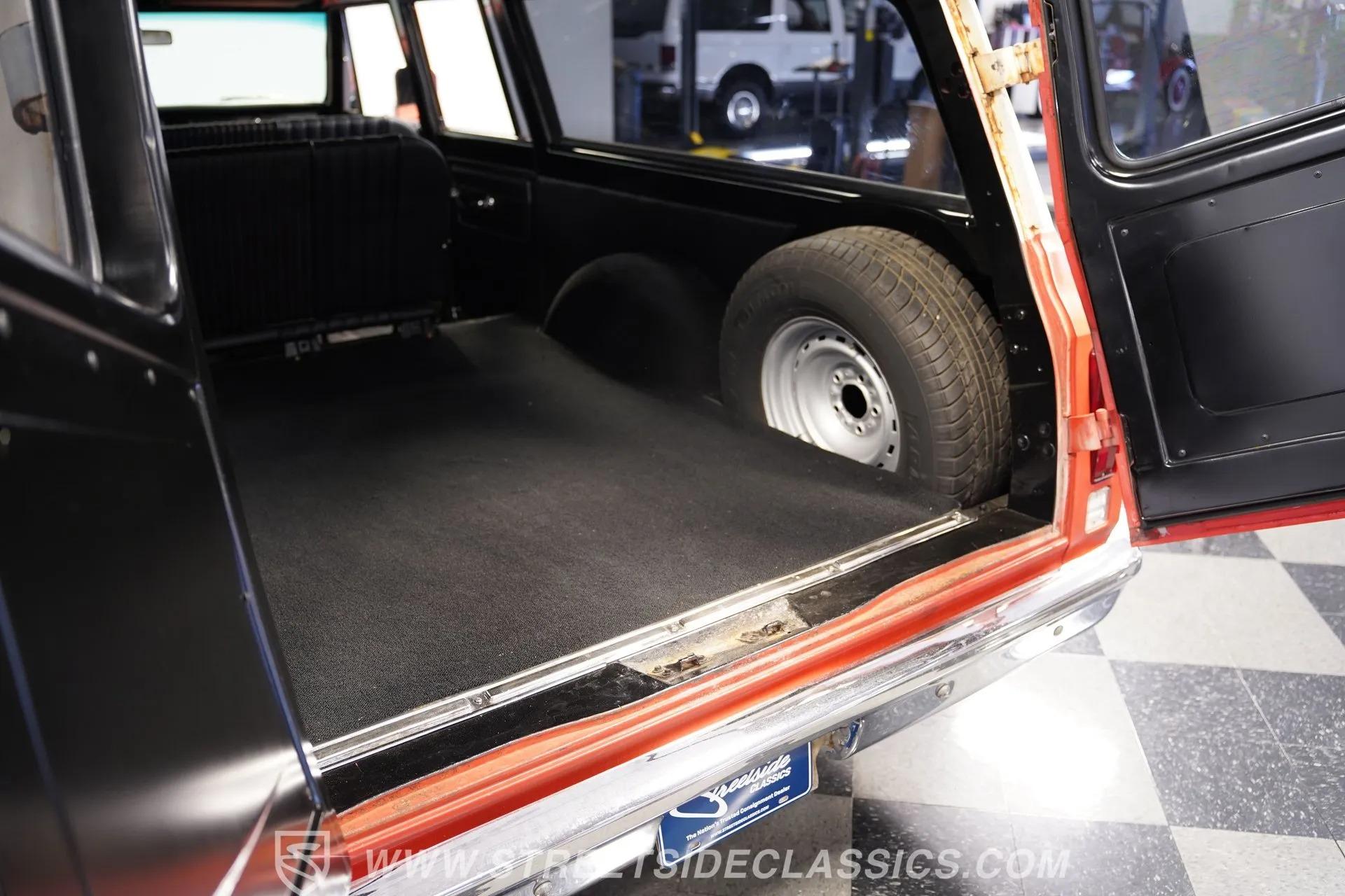 1972 Chevrolet Suburban Patina Restomod
