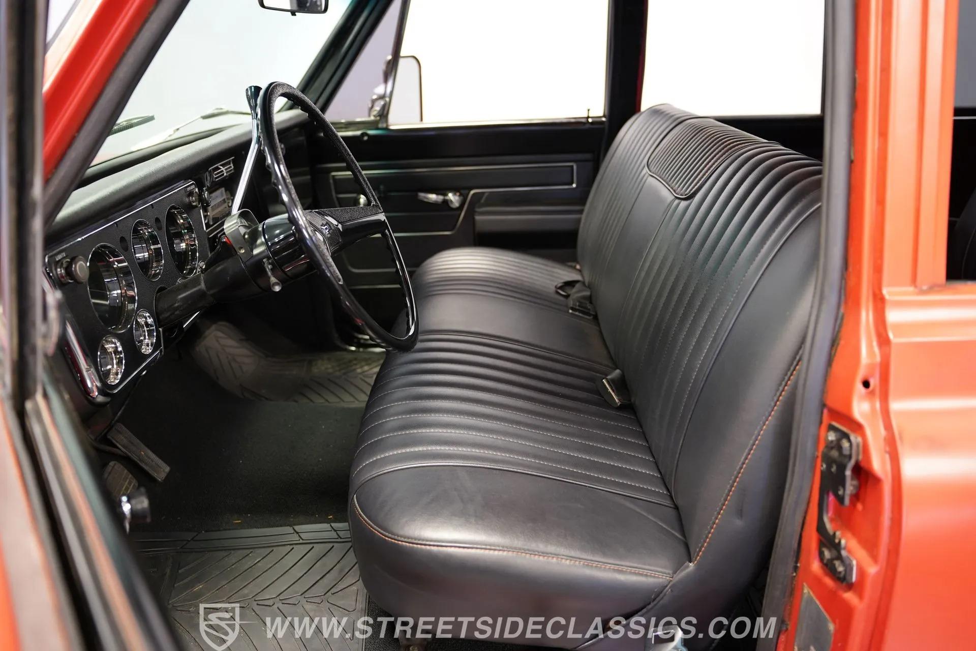 1972 Chevrolet Suburban Patina Restomod