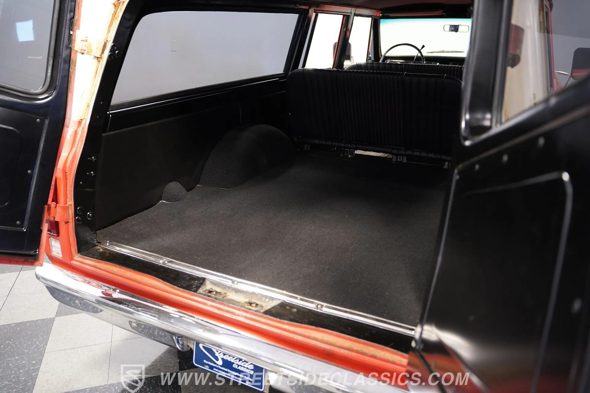 1972 Chevrolet Suburban Patina Restomod