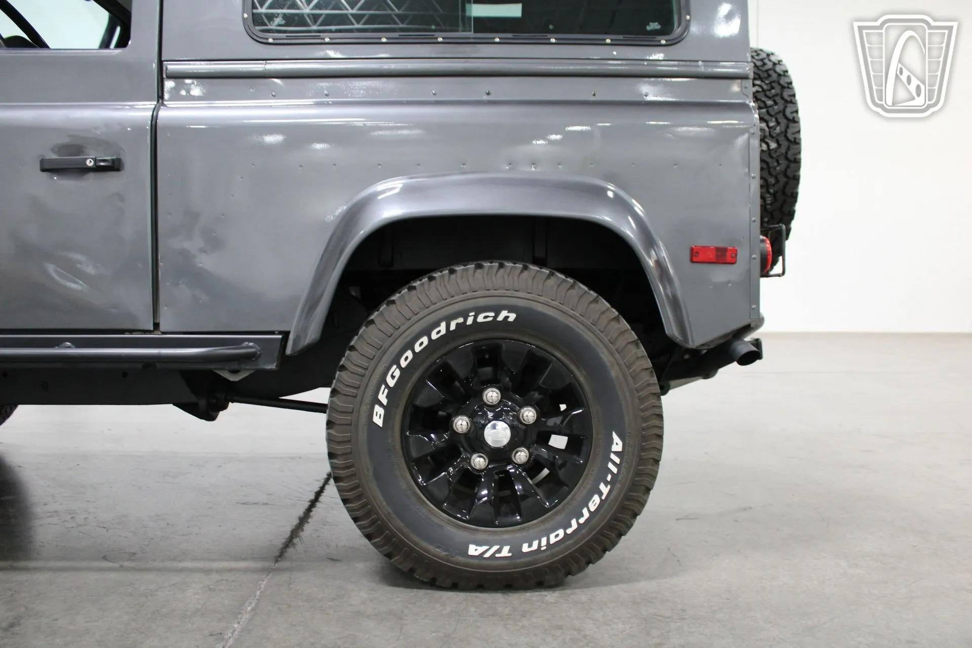 1995 Land Rover Defender 90 NAS