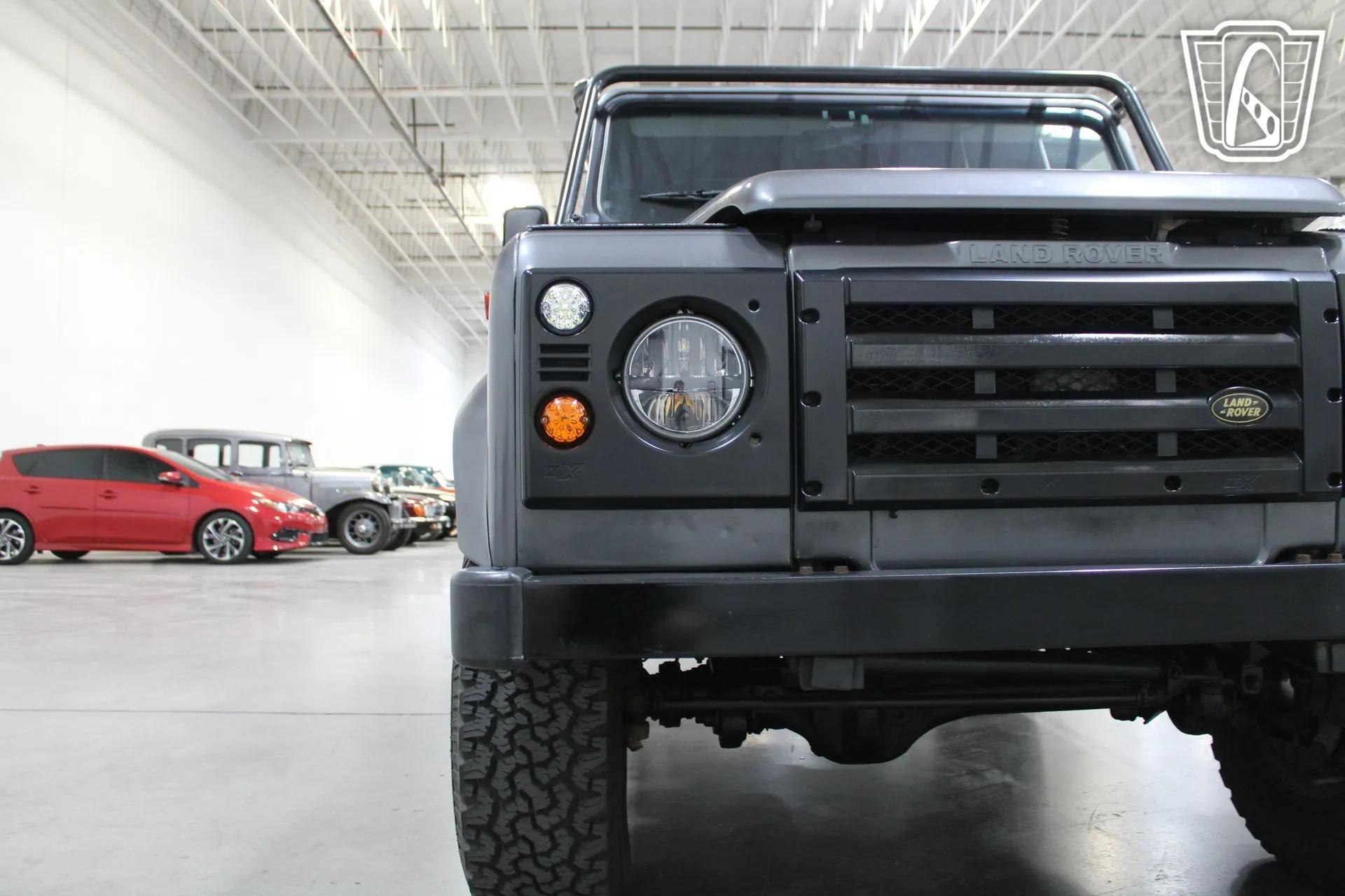 1995 Land Rover Defender 90 NAS
