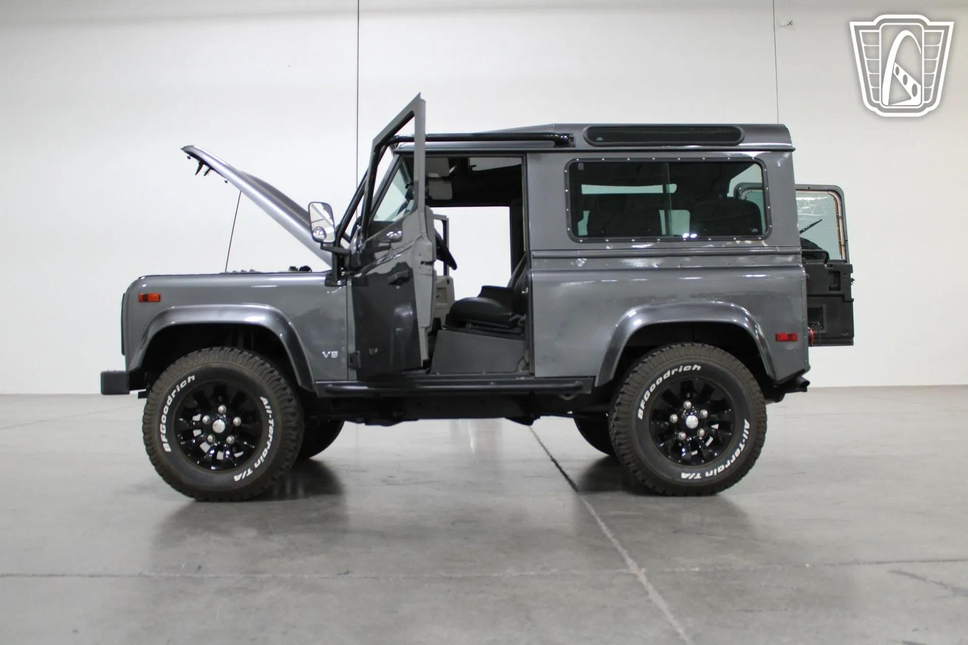 1995 Land Rover Defender 90 NAS