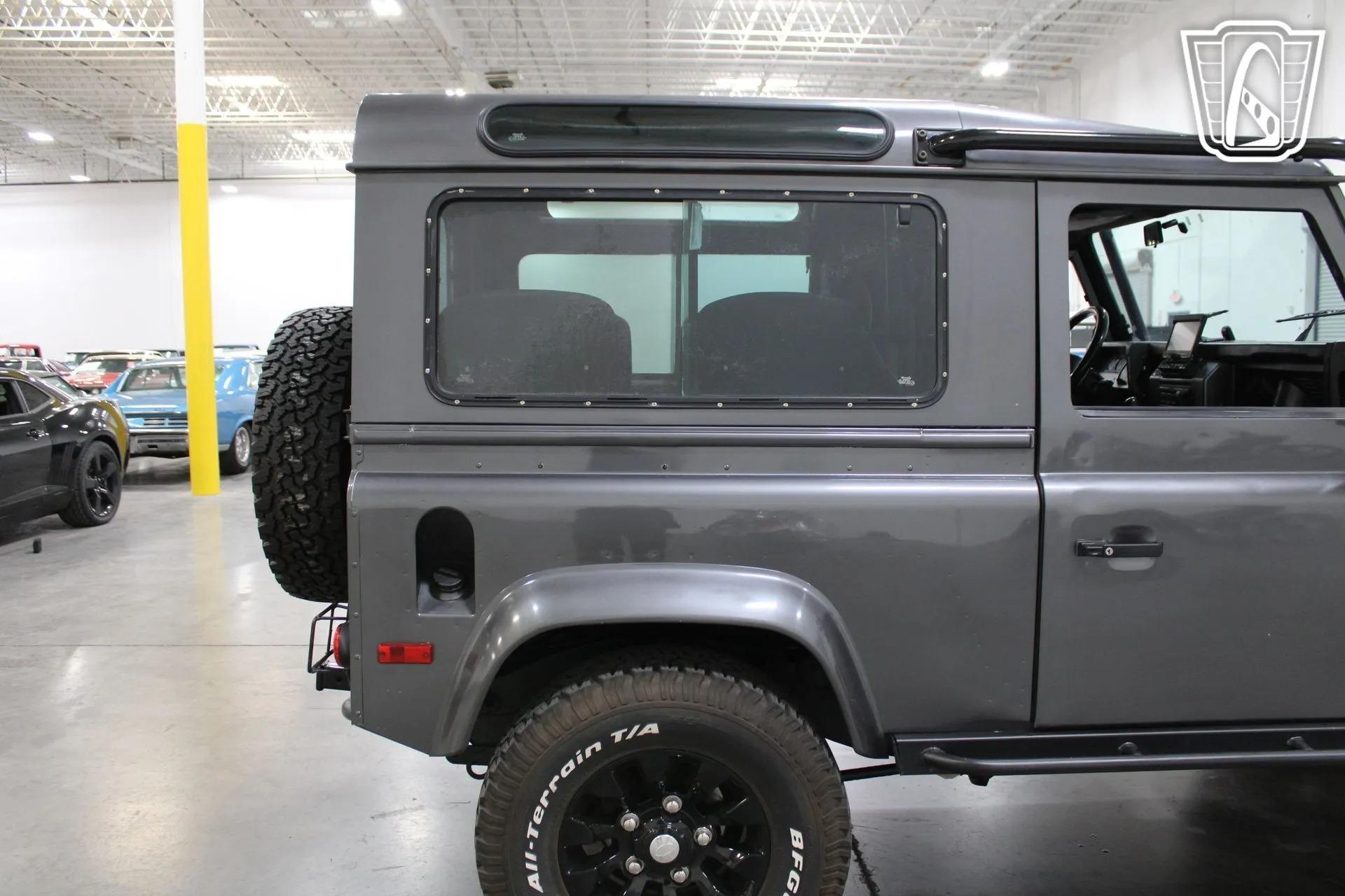 1995 Land Rover Defender 90 NAS