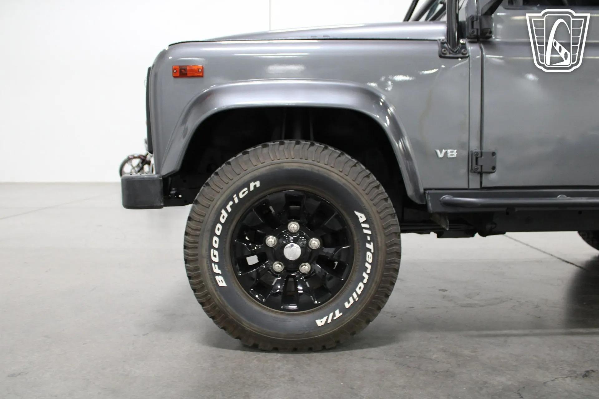 1995 Land Rover Defender 90 NAS