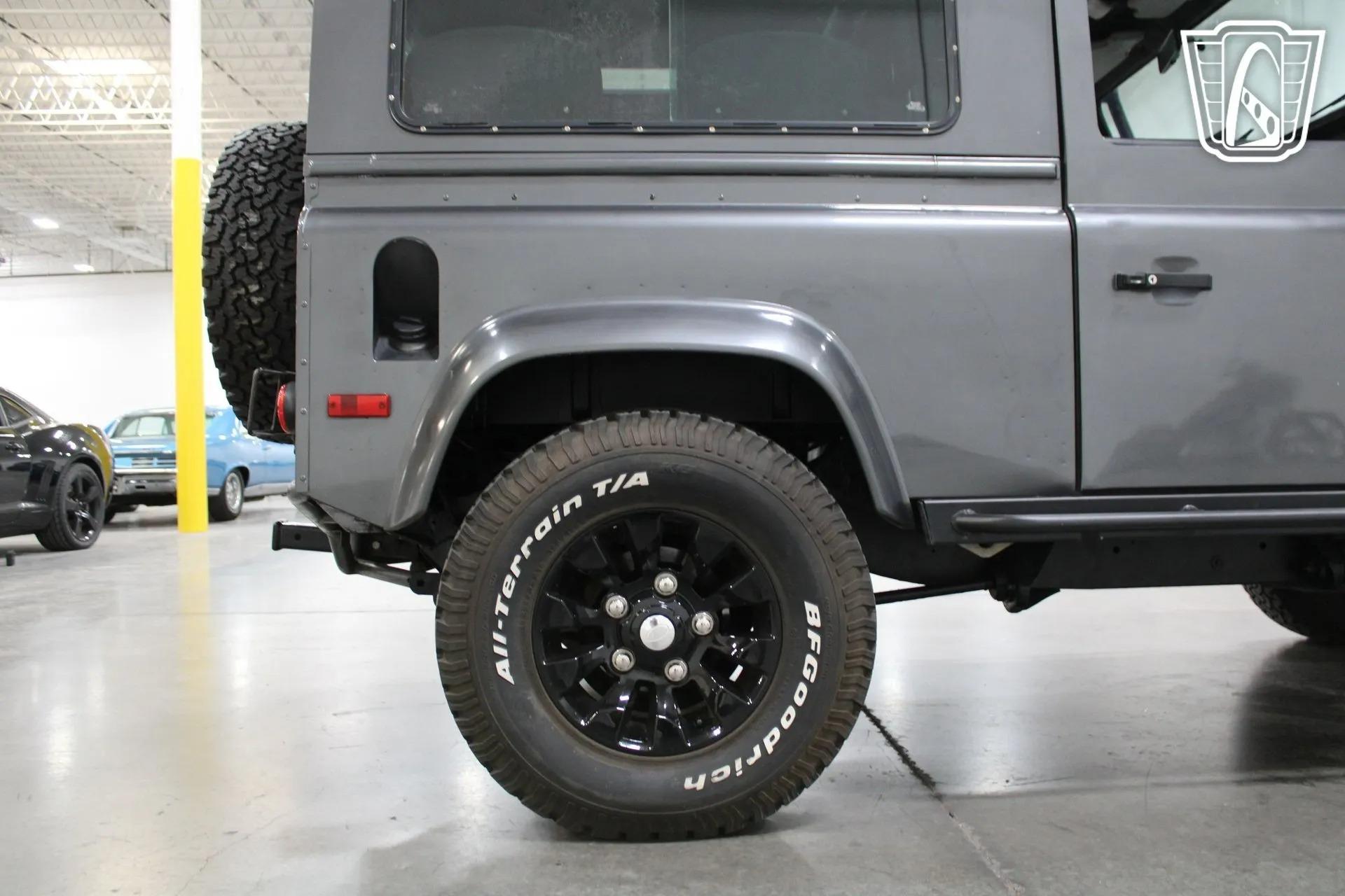 1995 Land Rover Defender 90 NAS