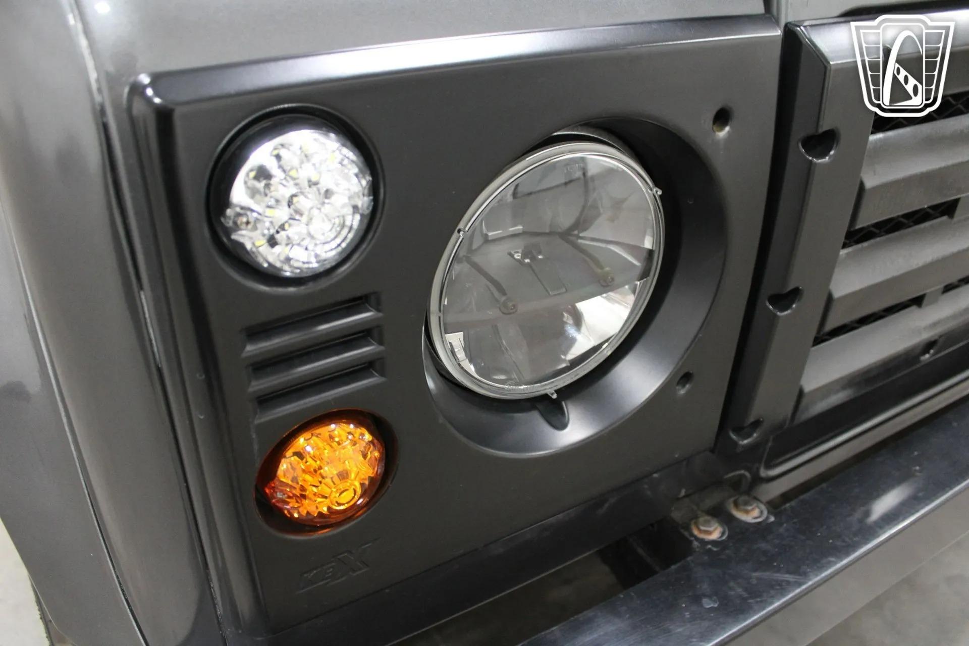 1995 Land Rover Defender 90 NAS