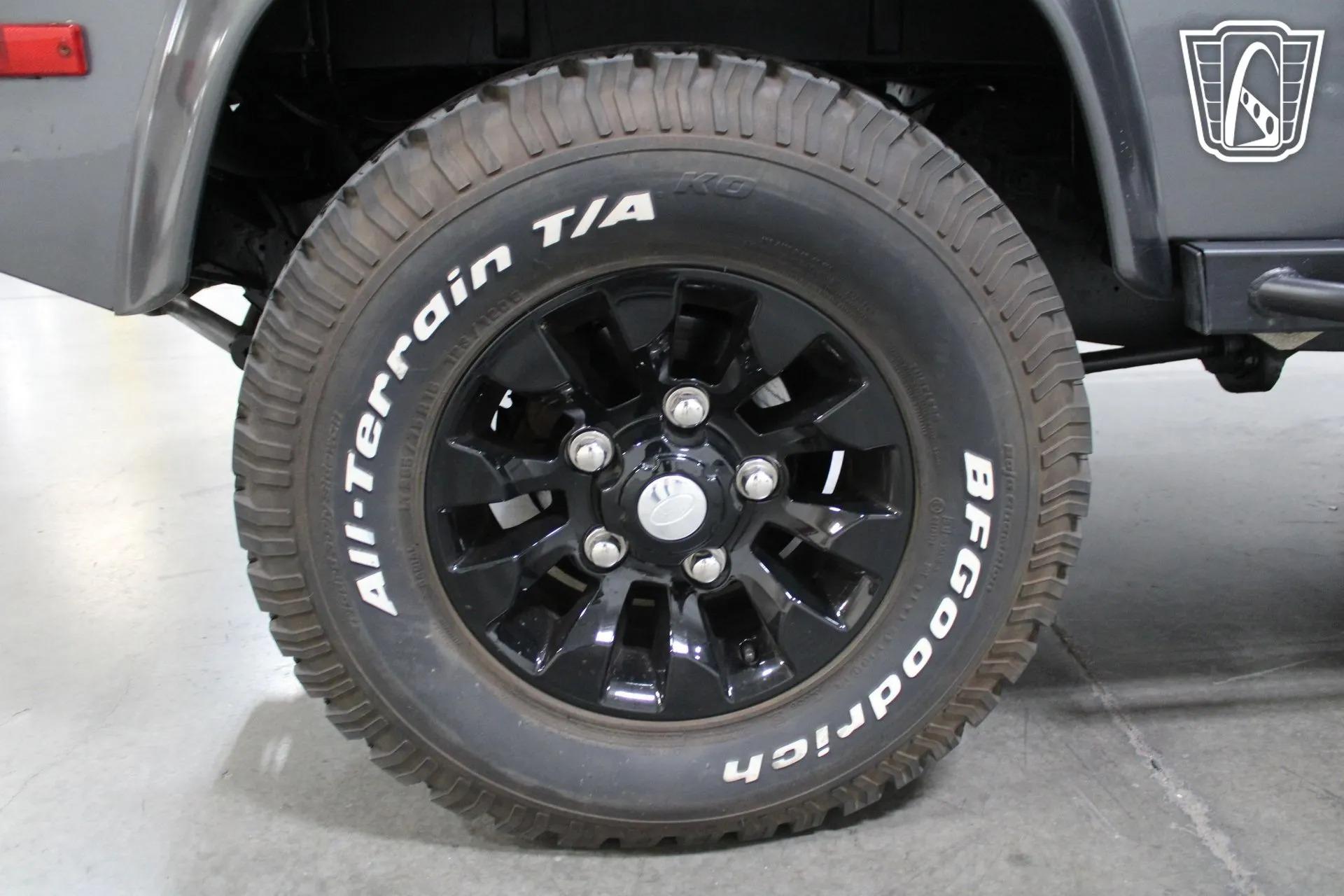 1995 Land Rover Defender 90 NAS