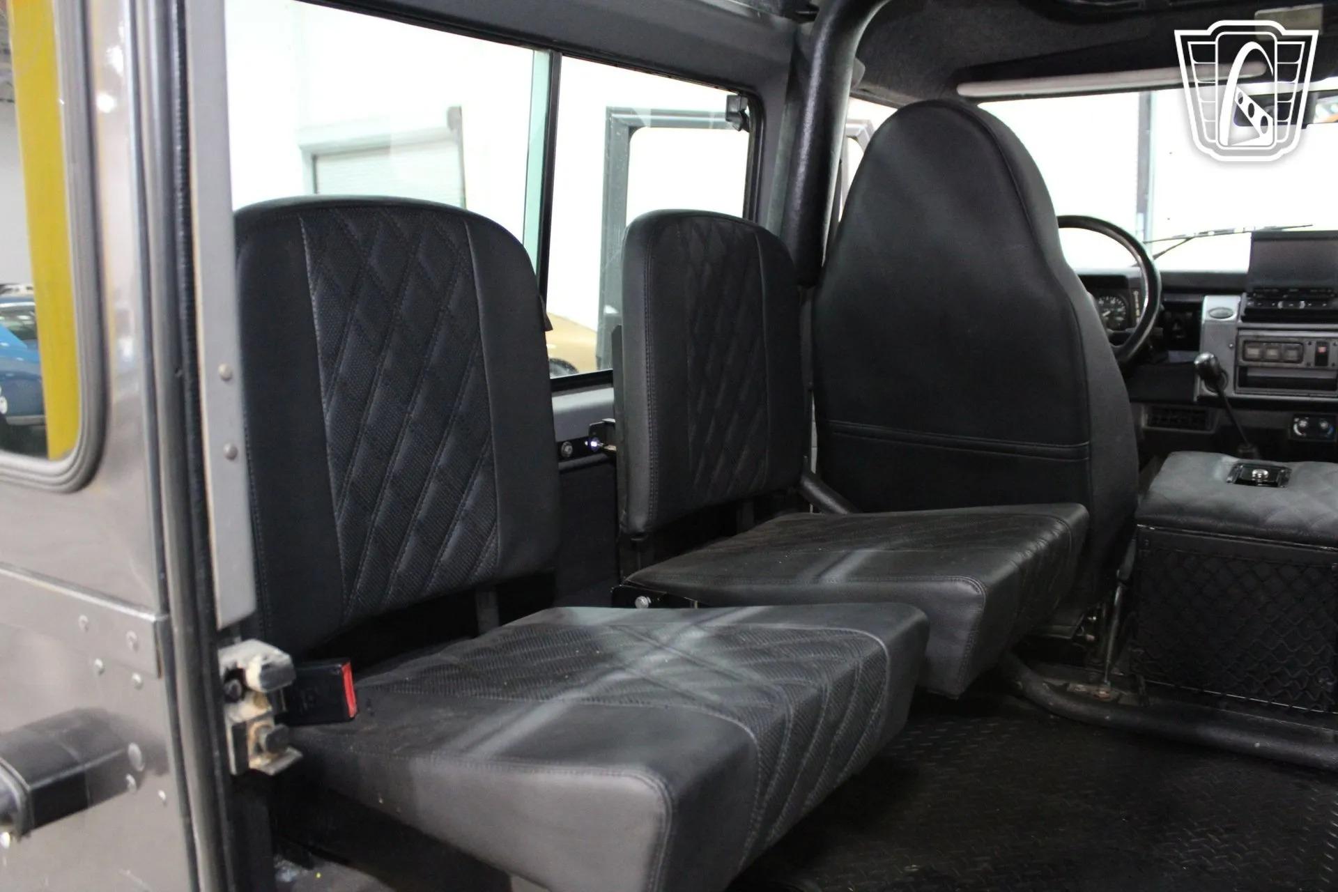 1995 Land Rover Defender 90 NAS