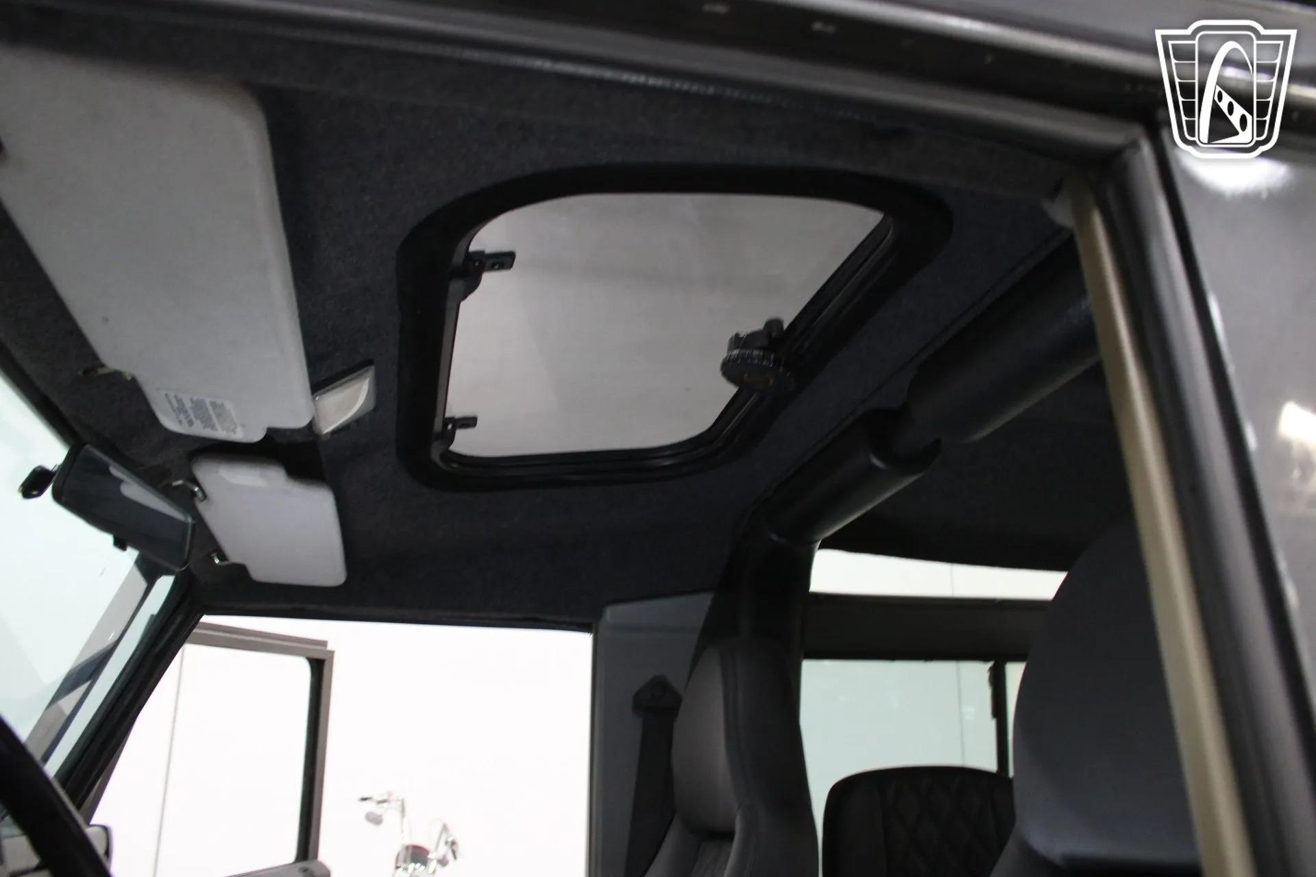 1995 Land Rover Defender 90 NAS