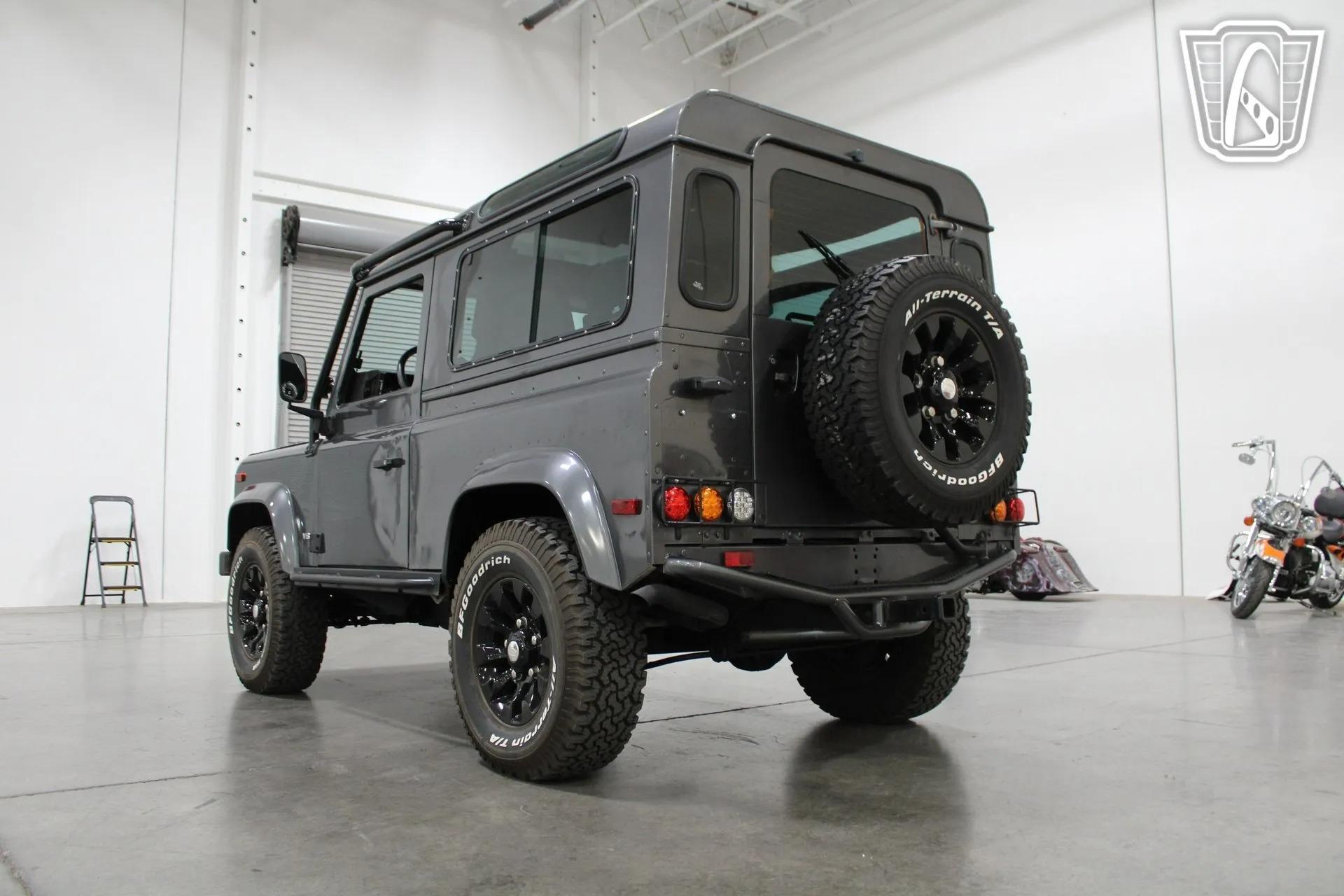 1995 Land Rover Defender 90 NAS
