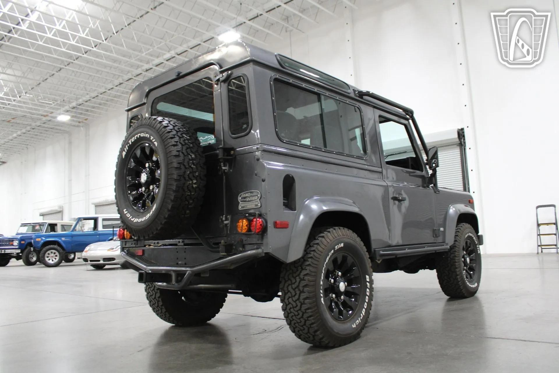 1995 Land Rover Defender 90 NAS