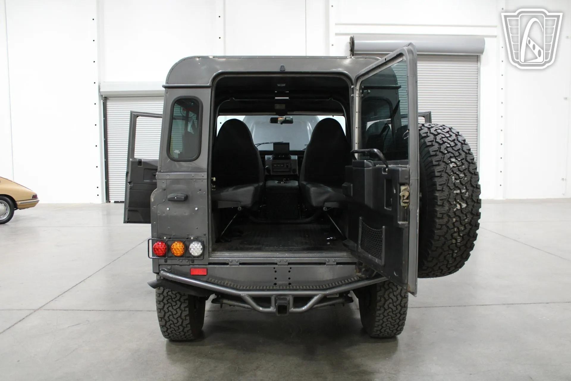 1995 Land Rover Defender 90 NAS