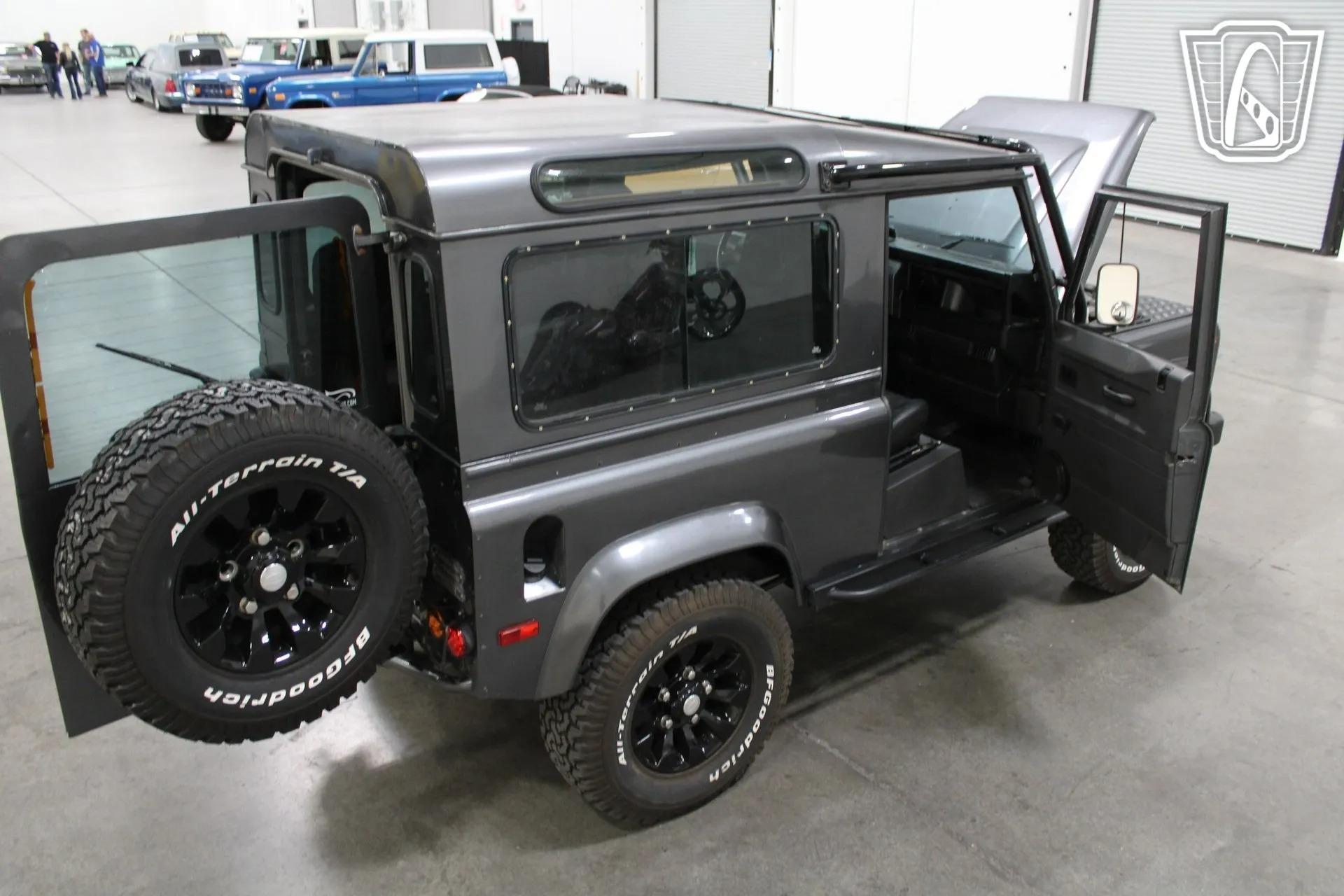 1995 Land Rover Defender 90 NAS
