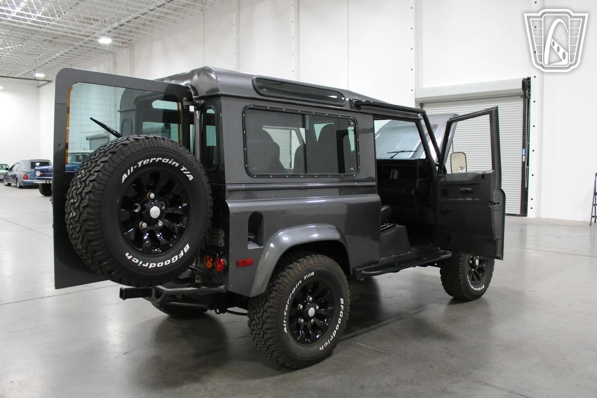 1995 Land Rover Defender 90 NAS