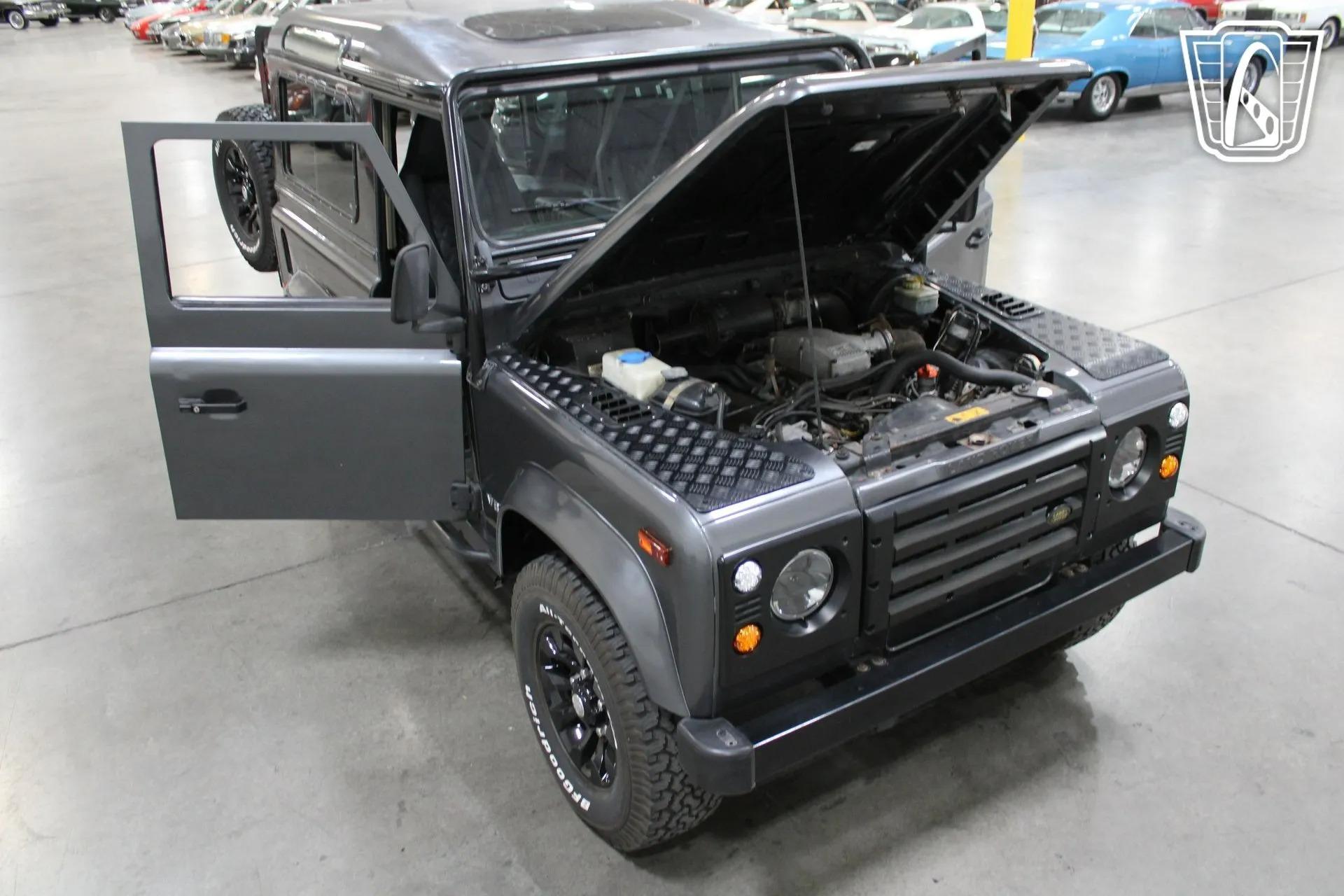 1995 Land Rover Defender 90 NAS
