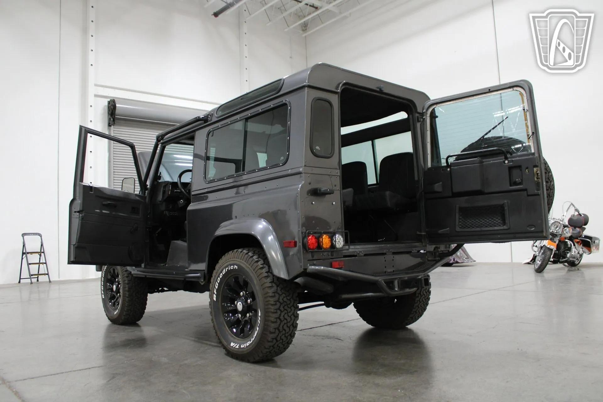 1995 Land Rover Defender 90 NAS