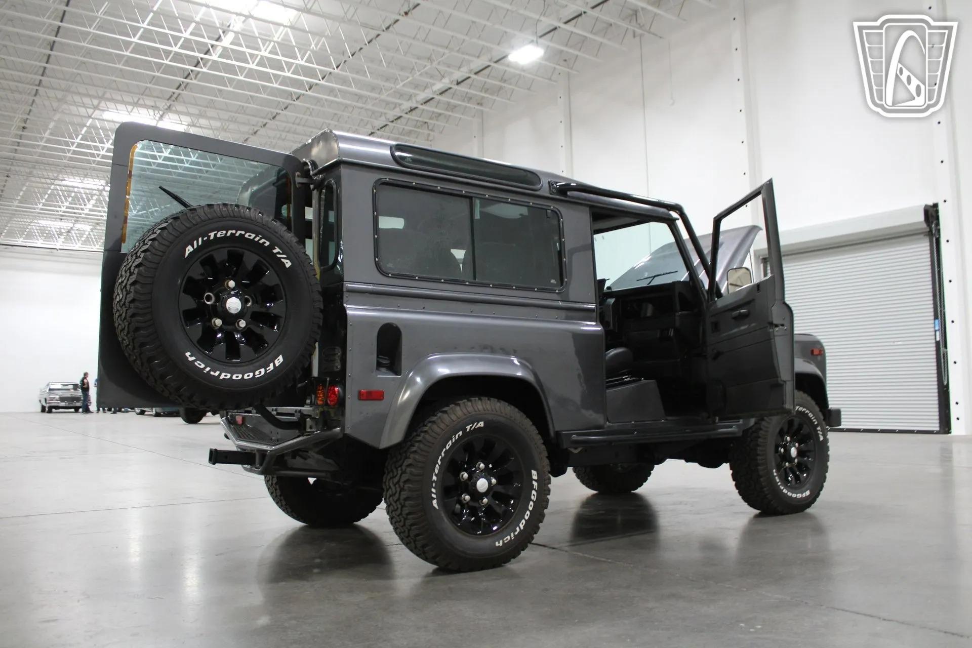 1995 Land Rover Defender 90 NAS