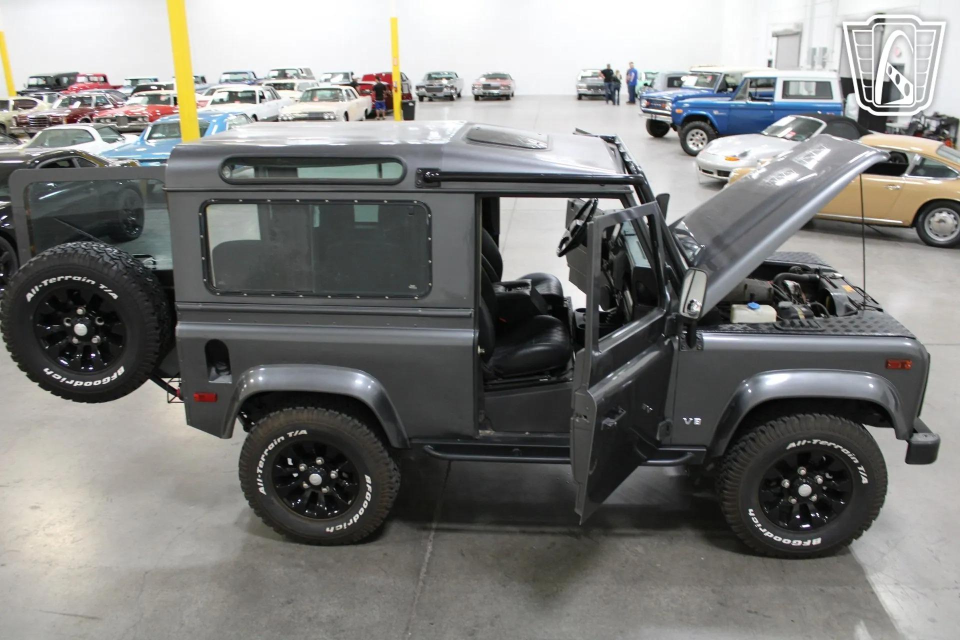 1995 Land Rover Defender 90 NAS