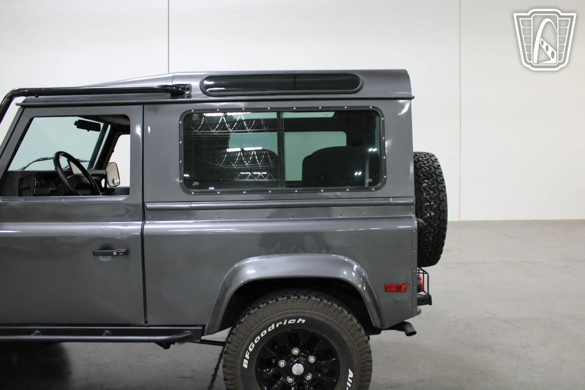 1995 Land Rover Defender 90 NAS
