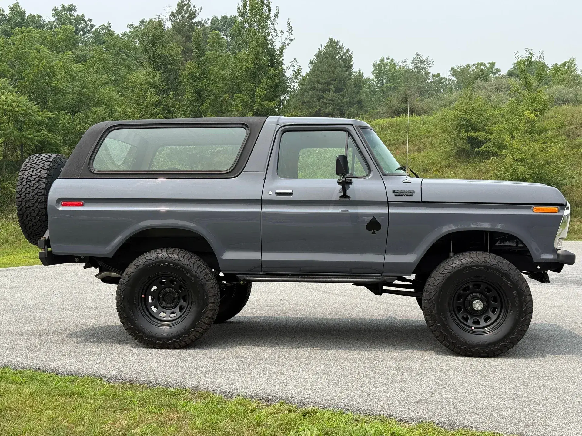 1979 Ford Bronco - 4
