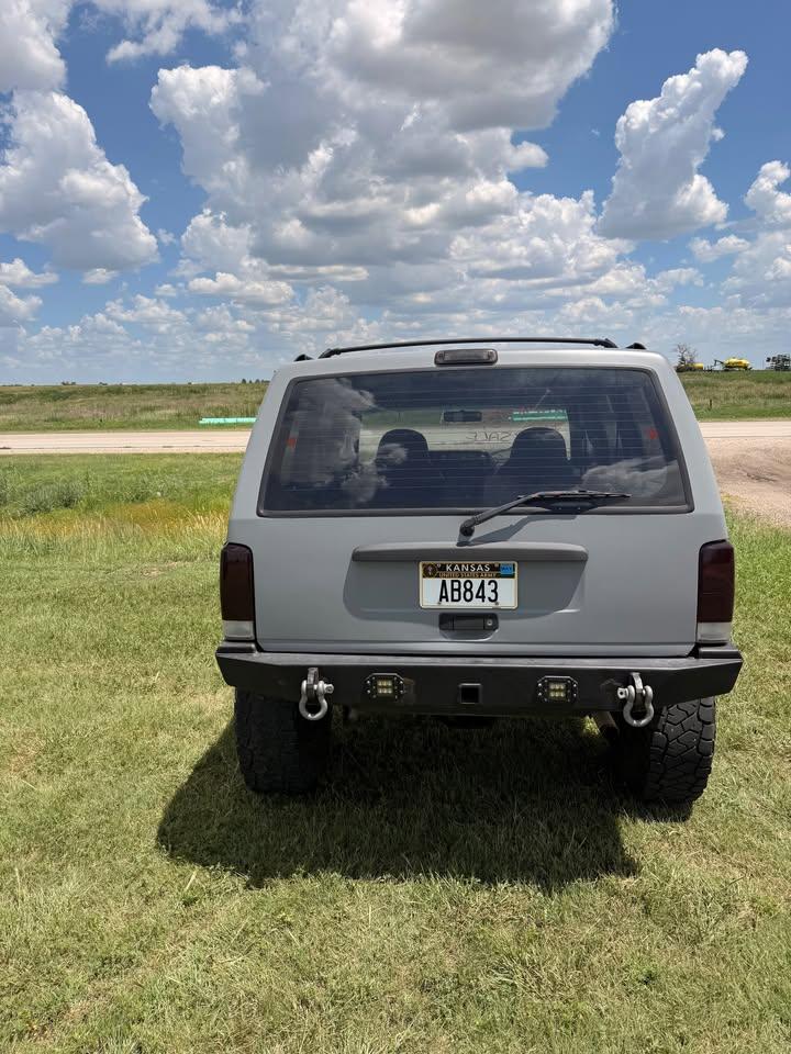1997 Jeep Cherokee SE - 3