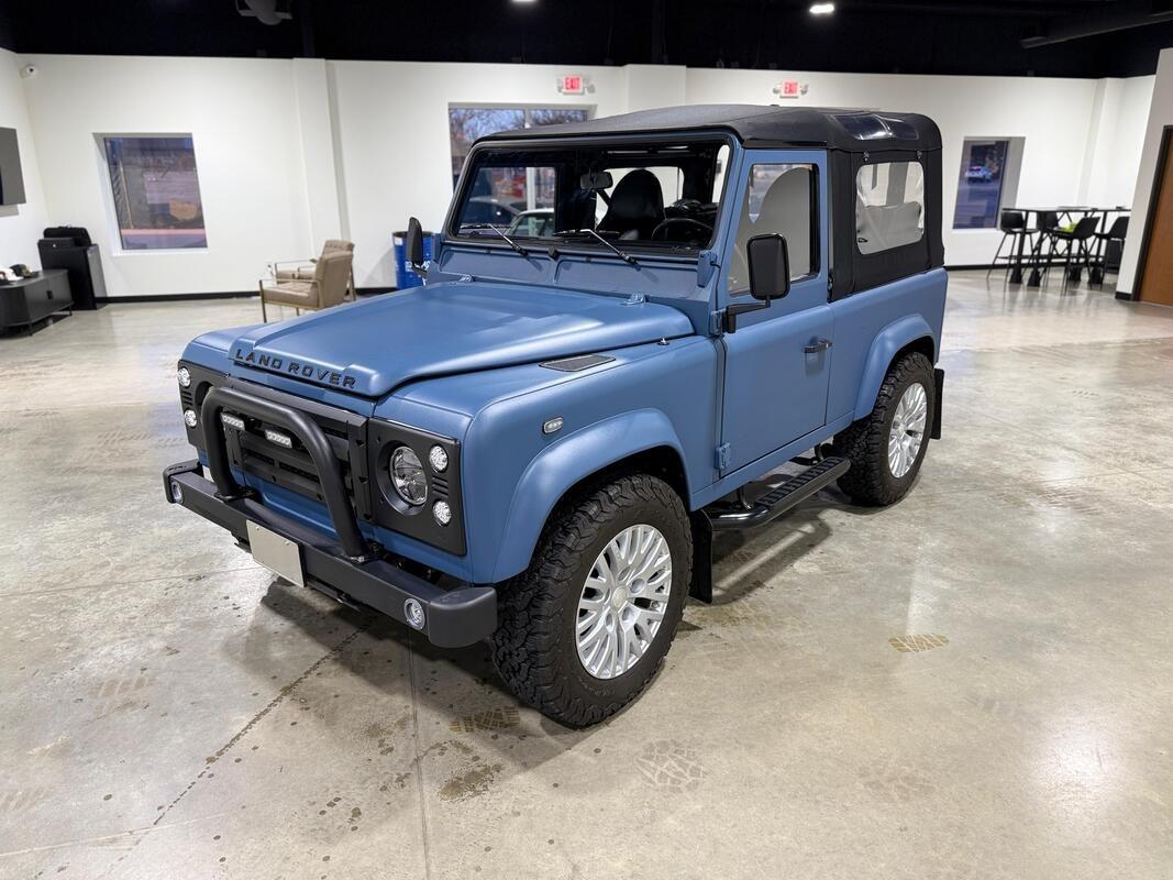  Land Rover Defender