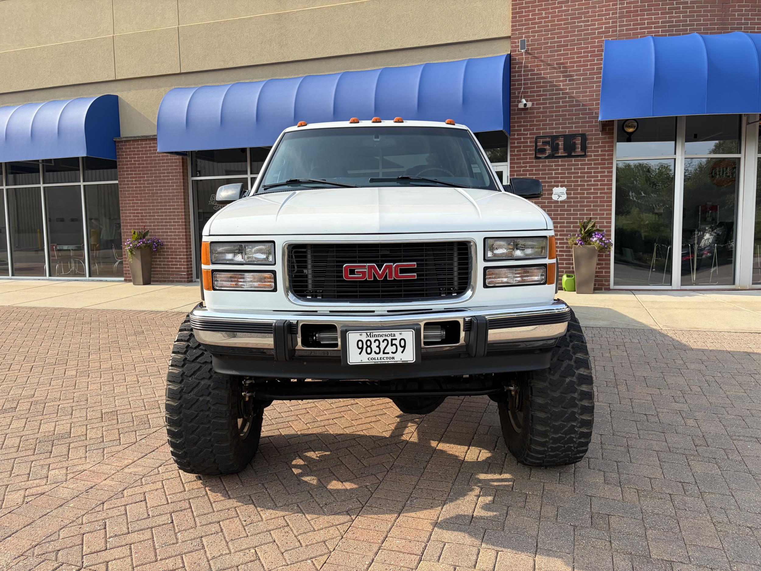 Modified 2000 GMC Sierra K2500 SL - 2