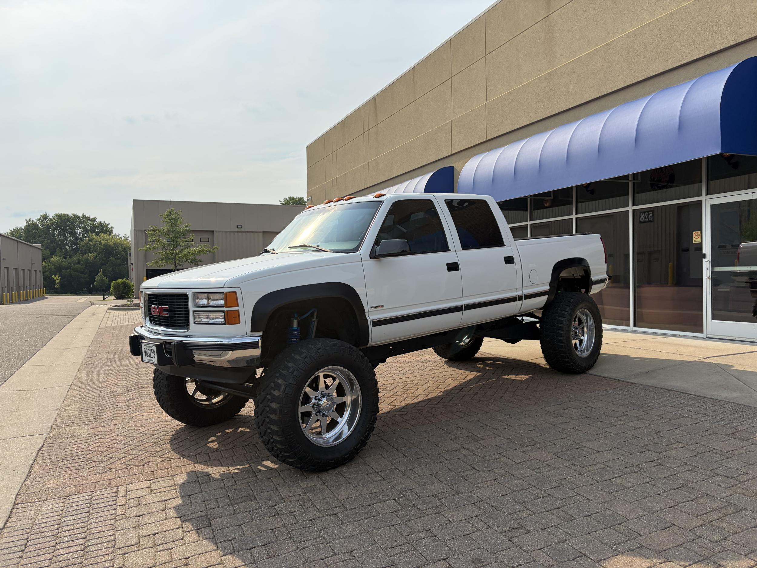Modified 2000 GMC Sierra K2500 SL - 4