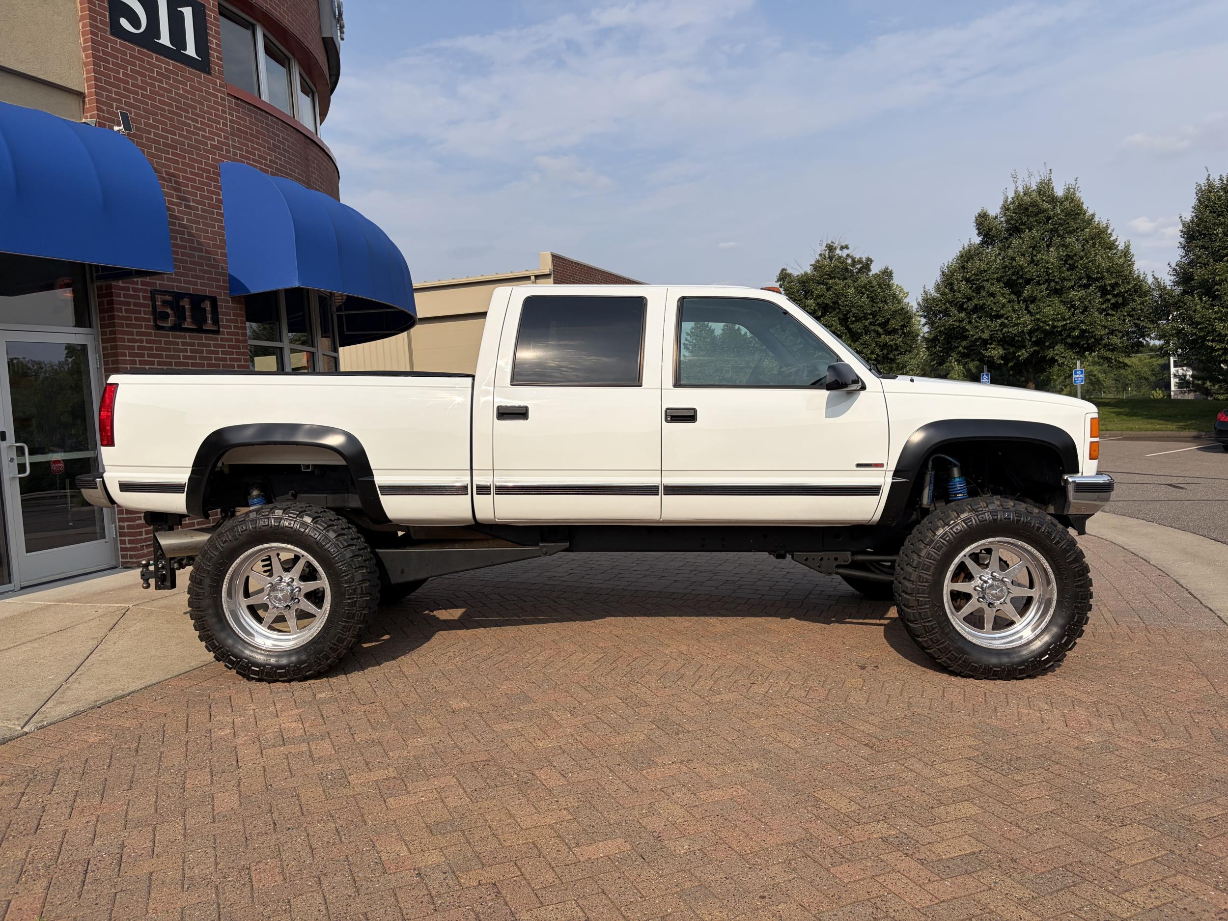 Modified 2000 GMC Sierra K2500 SL - 5