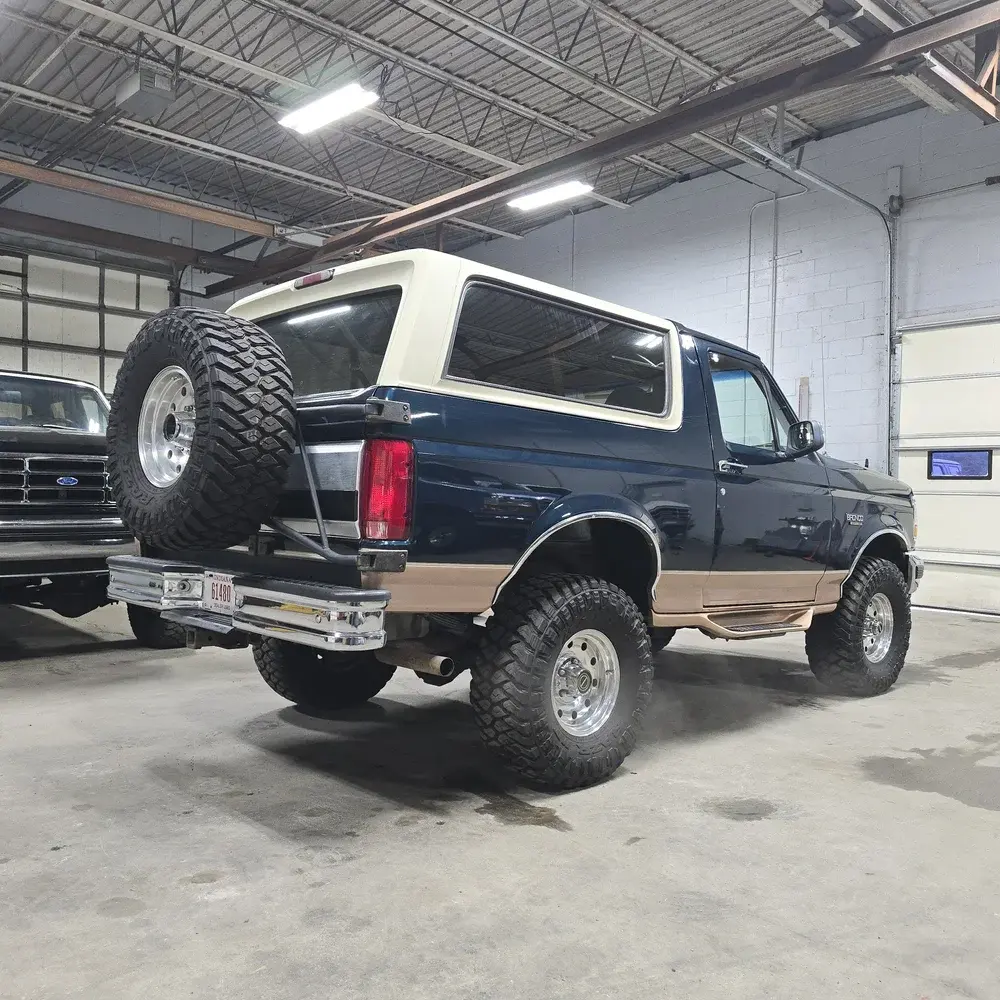 1995 Ford Bronco Eddie Bauer - 4