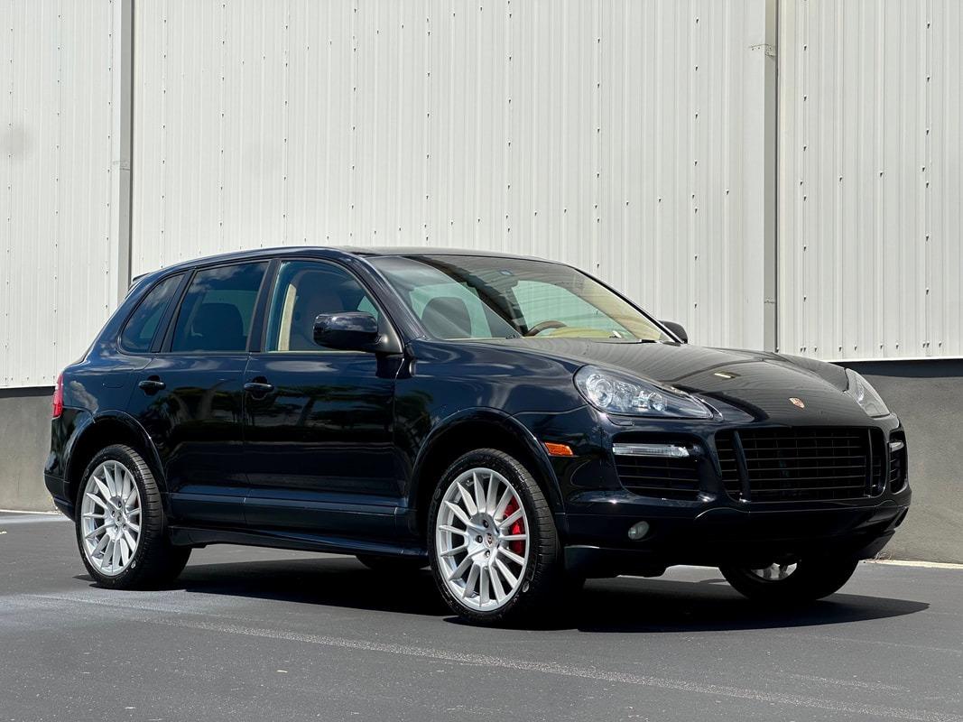 2010 Porsche Cayenne GTS