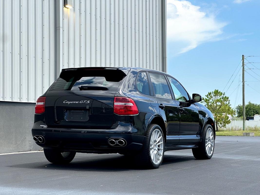 2010 Porsche Cayenne GTS